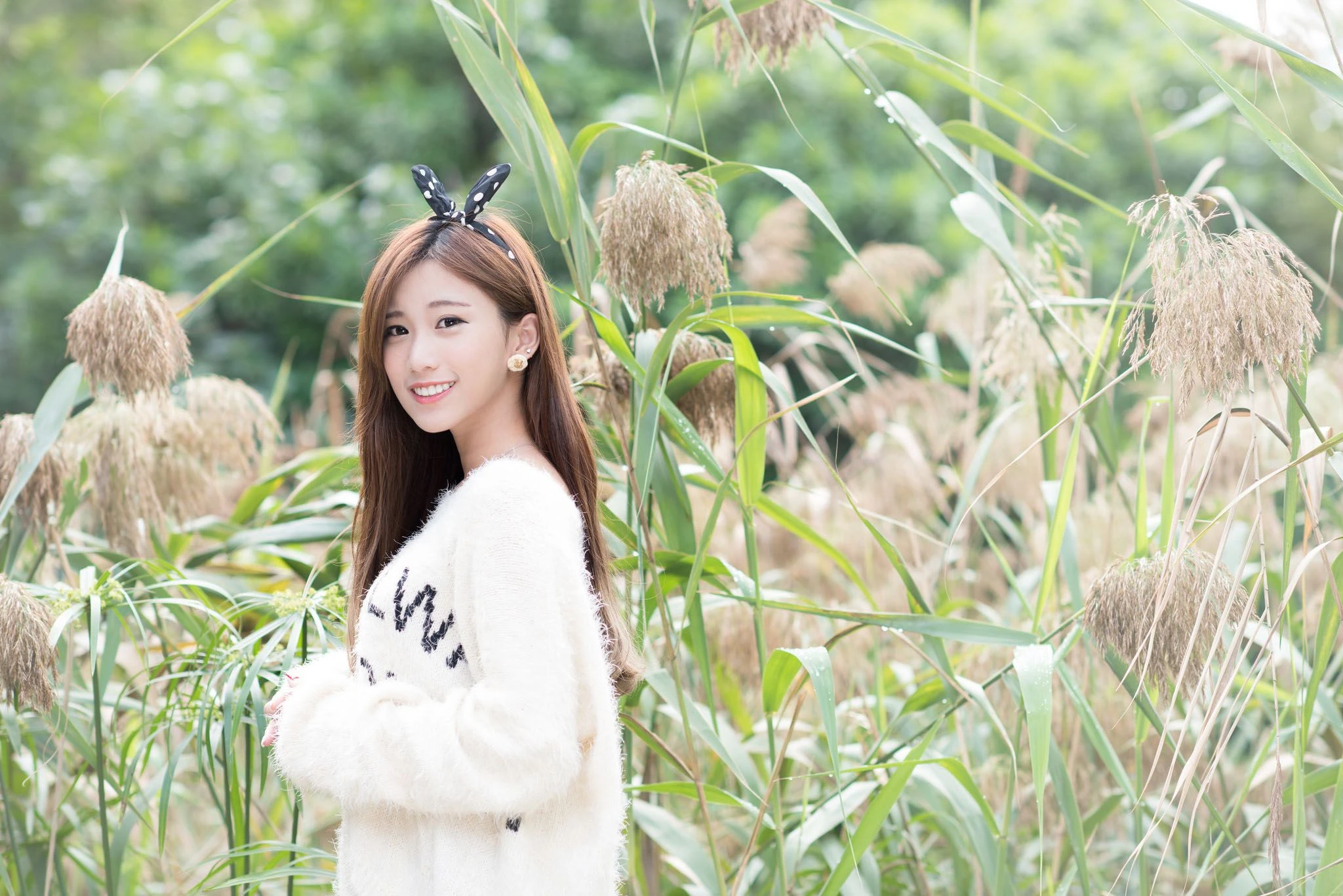 宅男女神张楚珊《外拍甜美蝴蝶节妹子》插图2