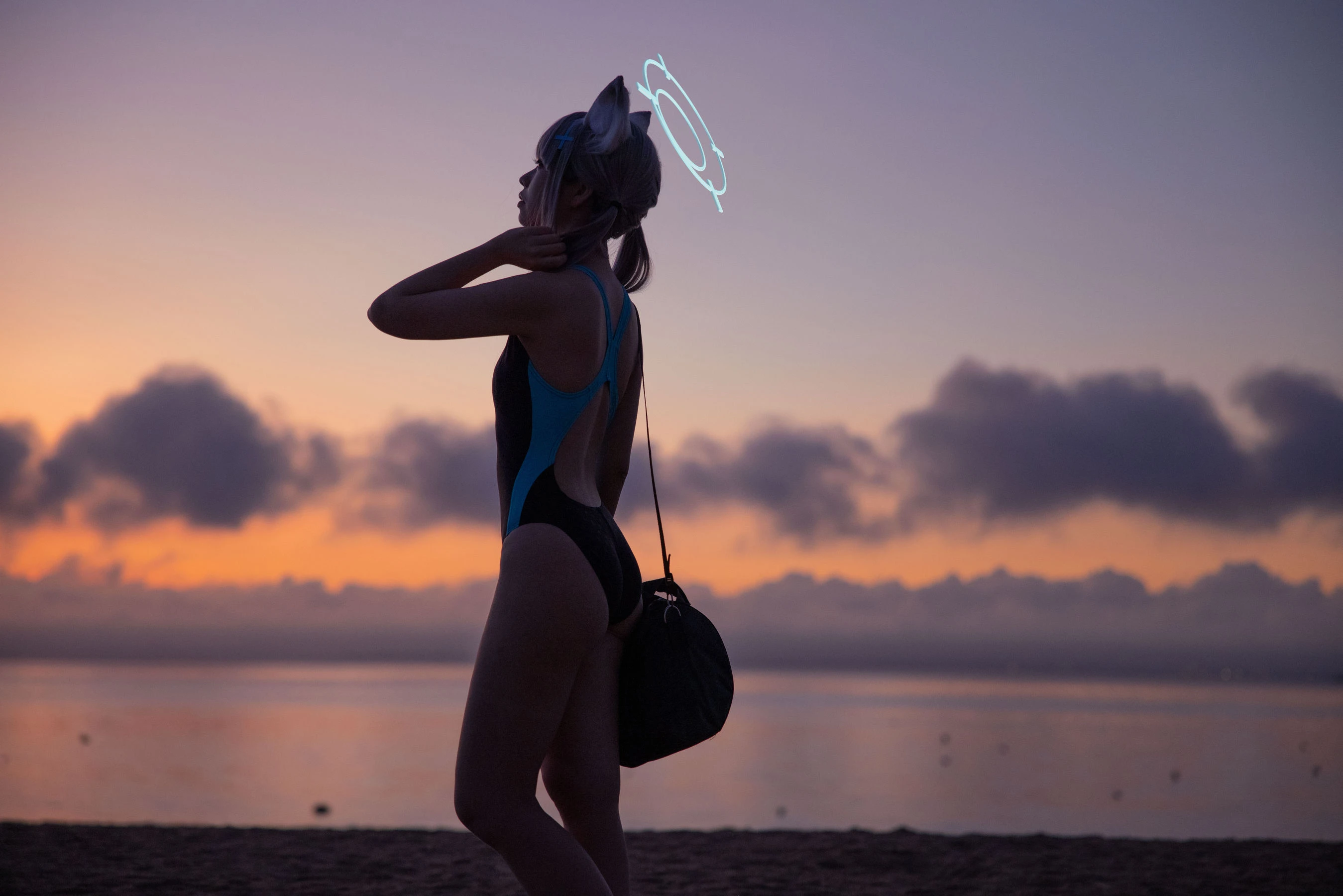 动漫博主G44不会受伤 – 碧蓝档案 砂狼白子泳装|图集秀