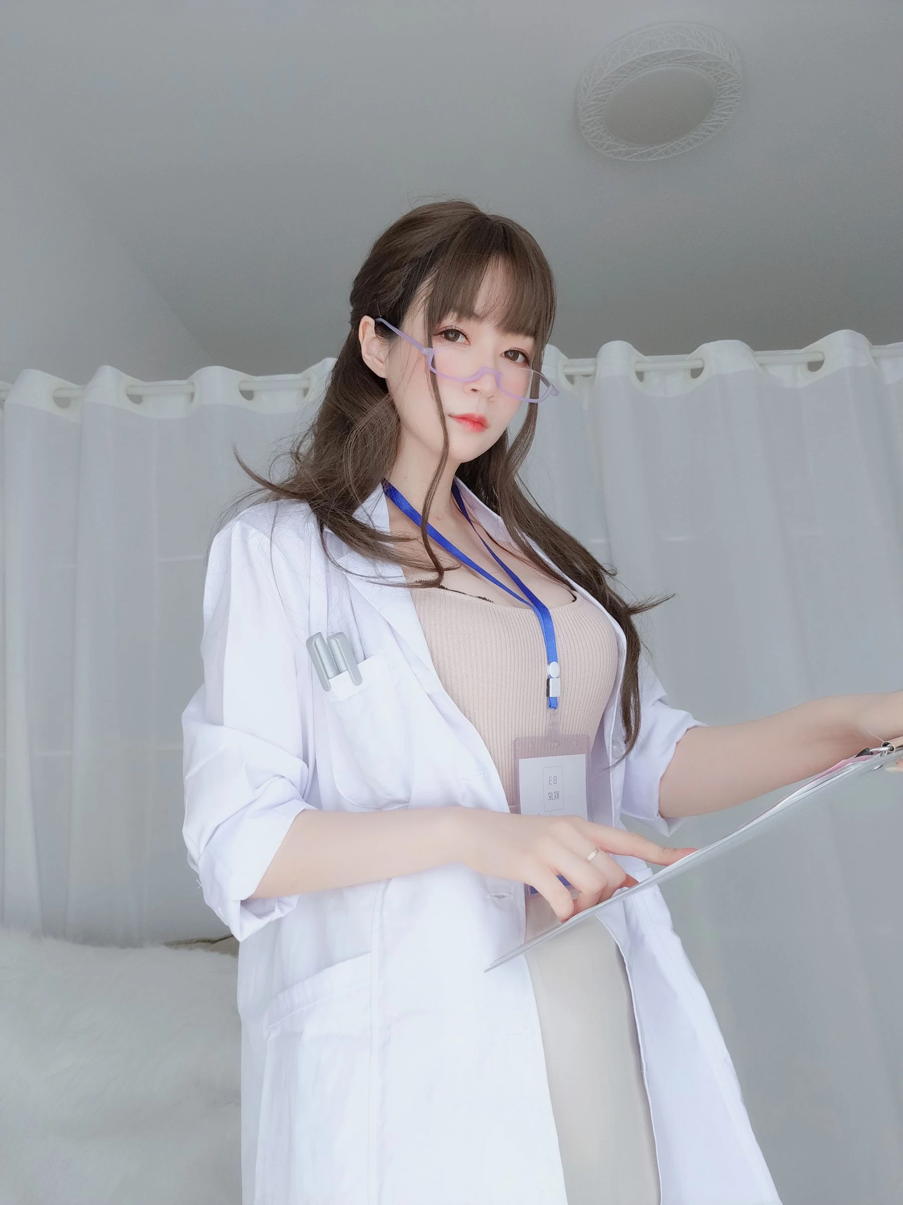 Coser小姐姐白银 – 私人医生插图1