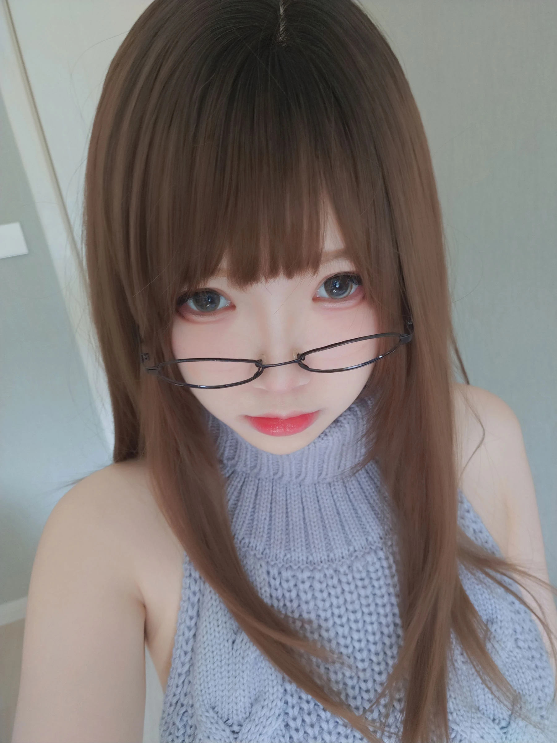 动漫博主雪晴Astra – 黑丝漏背毛衣插图1