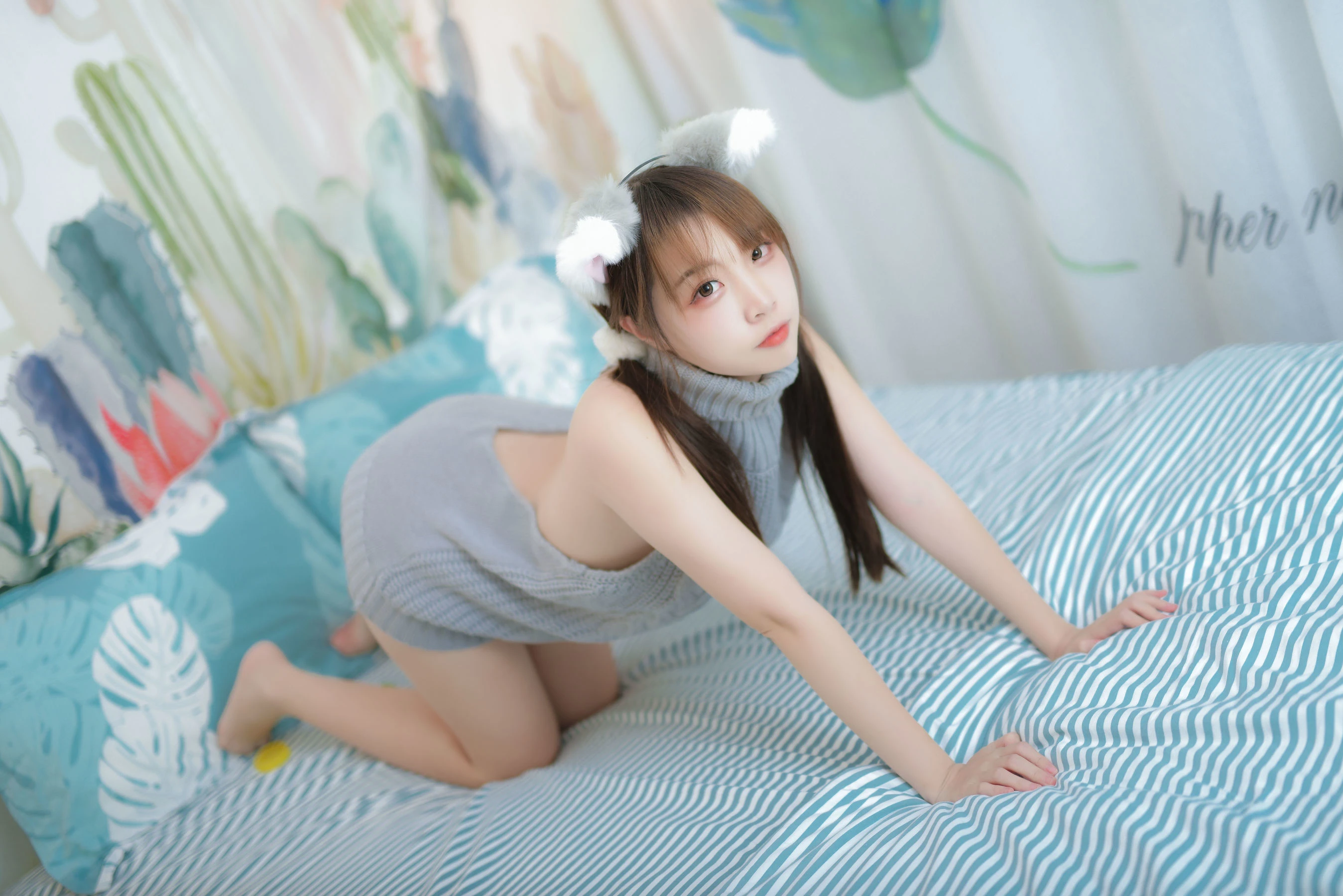 人气Coser二佐Nisa 宠物少女 私房露背毛衣插图7