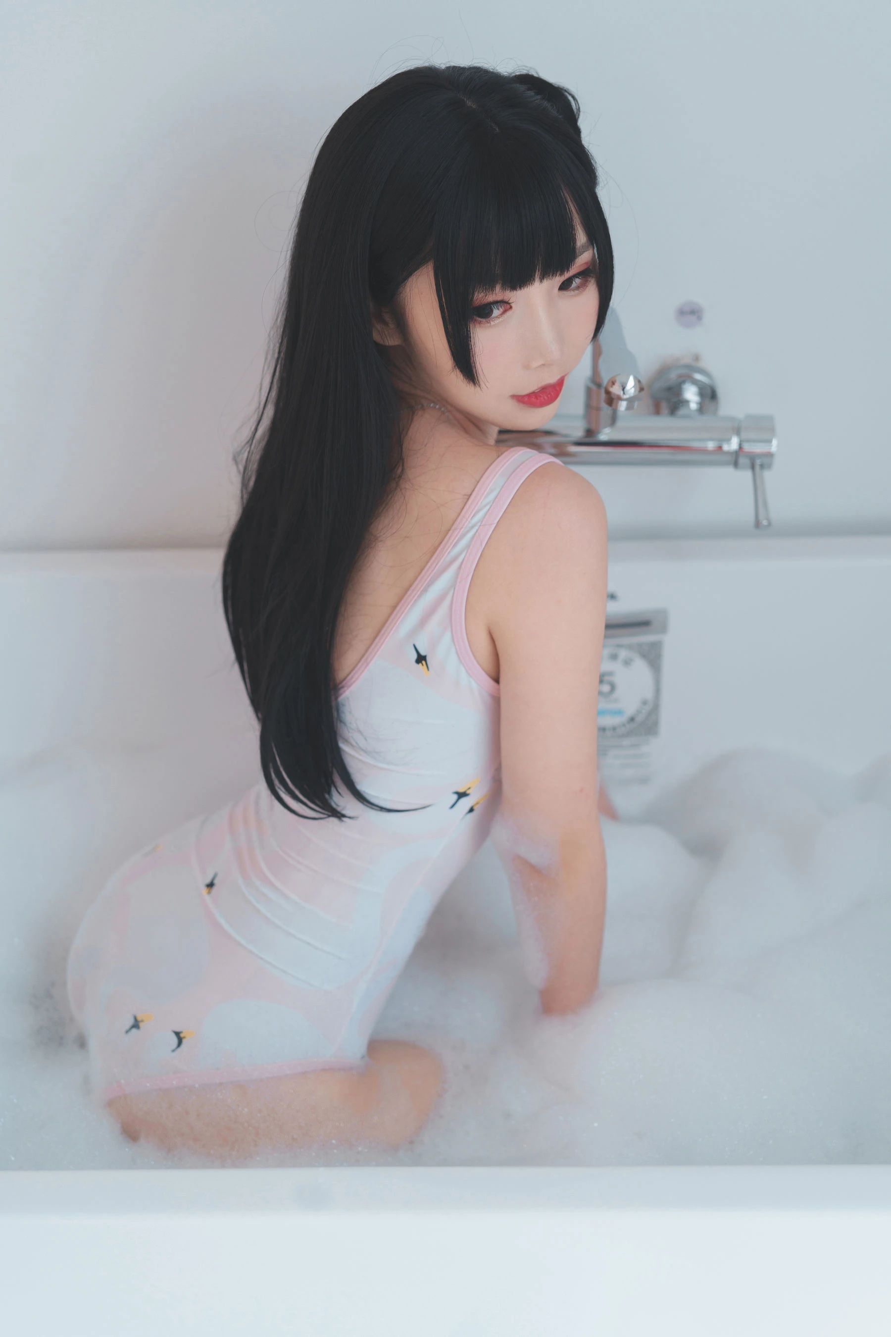 可爱人气Coser面饼仙儿 – 浴缸泡泡插图5