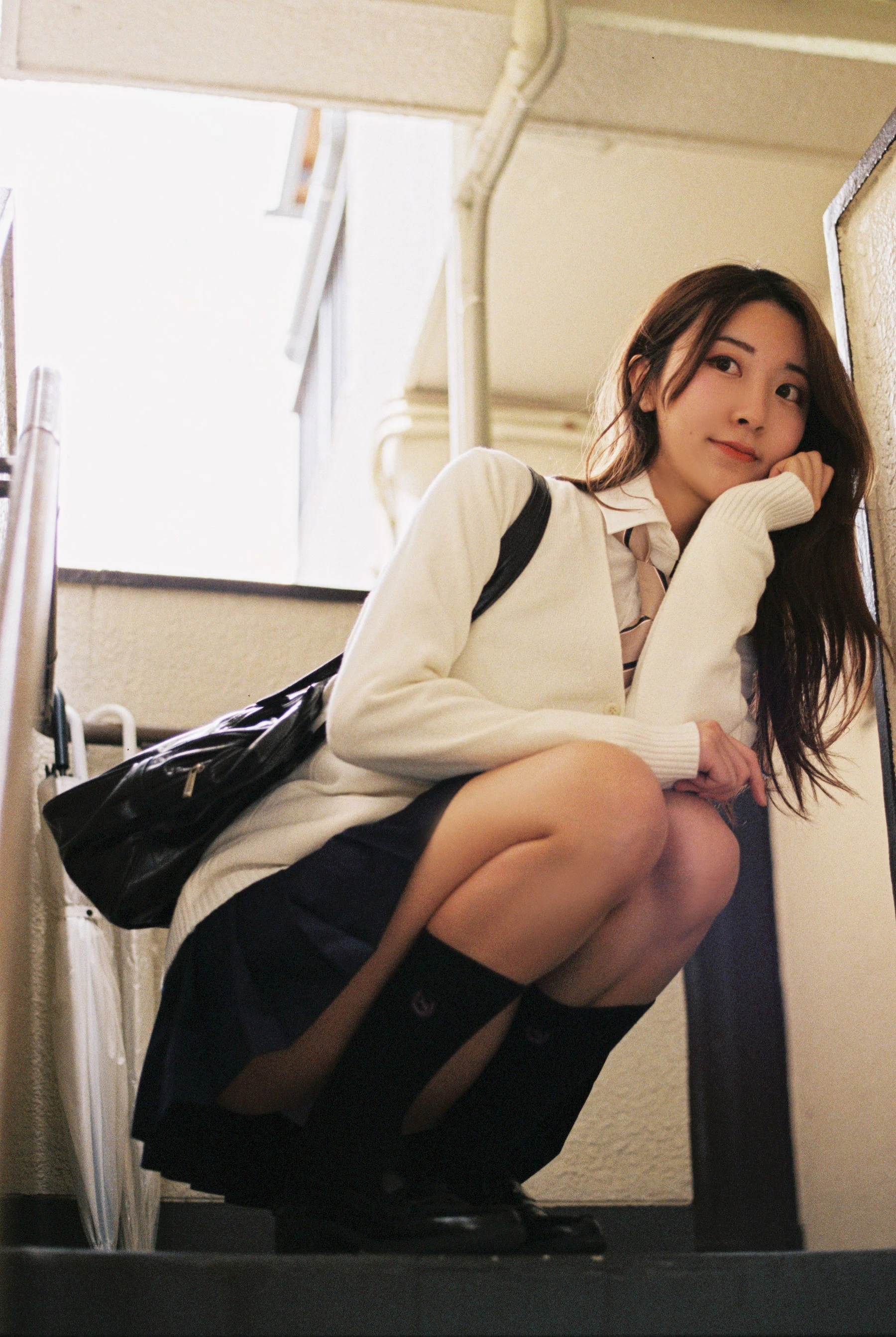 人气Coser黑川 楼道插图2