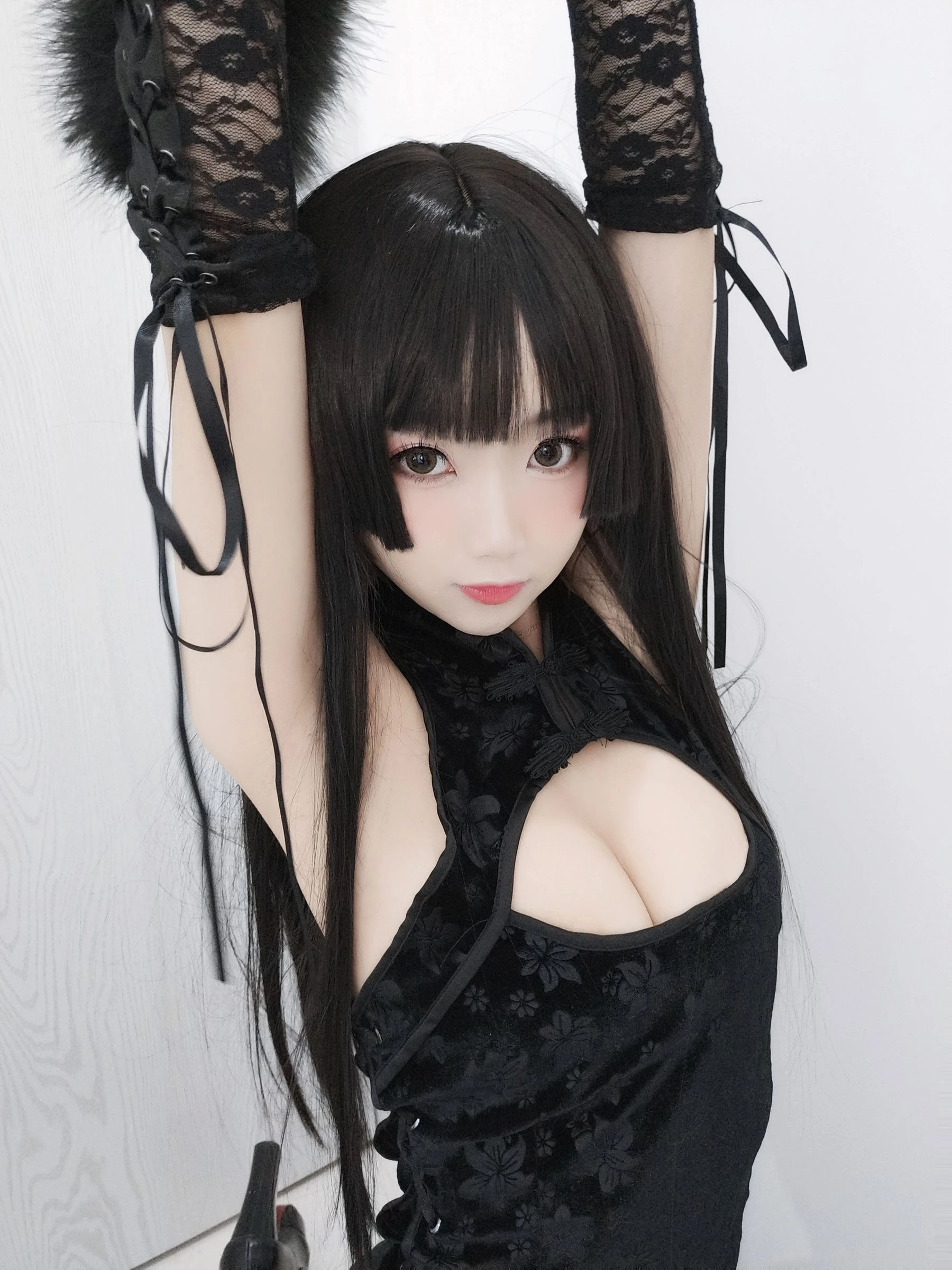 白嫩美少女鬼畜瑶 黑色旗袍插图3