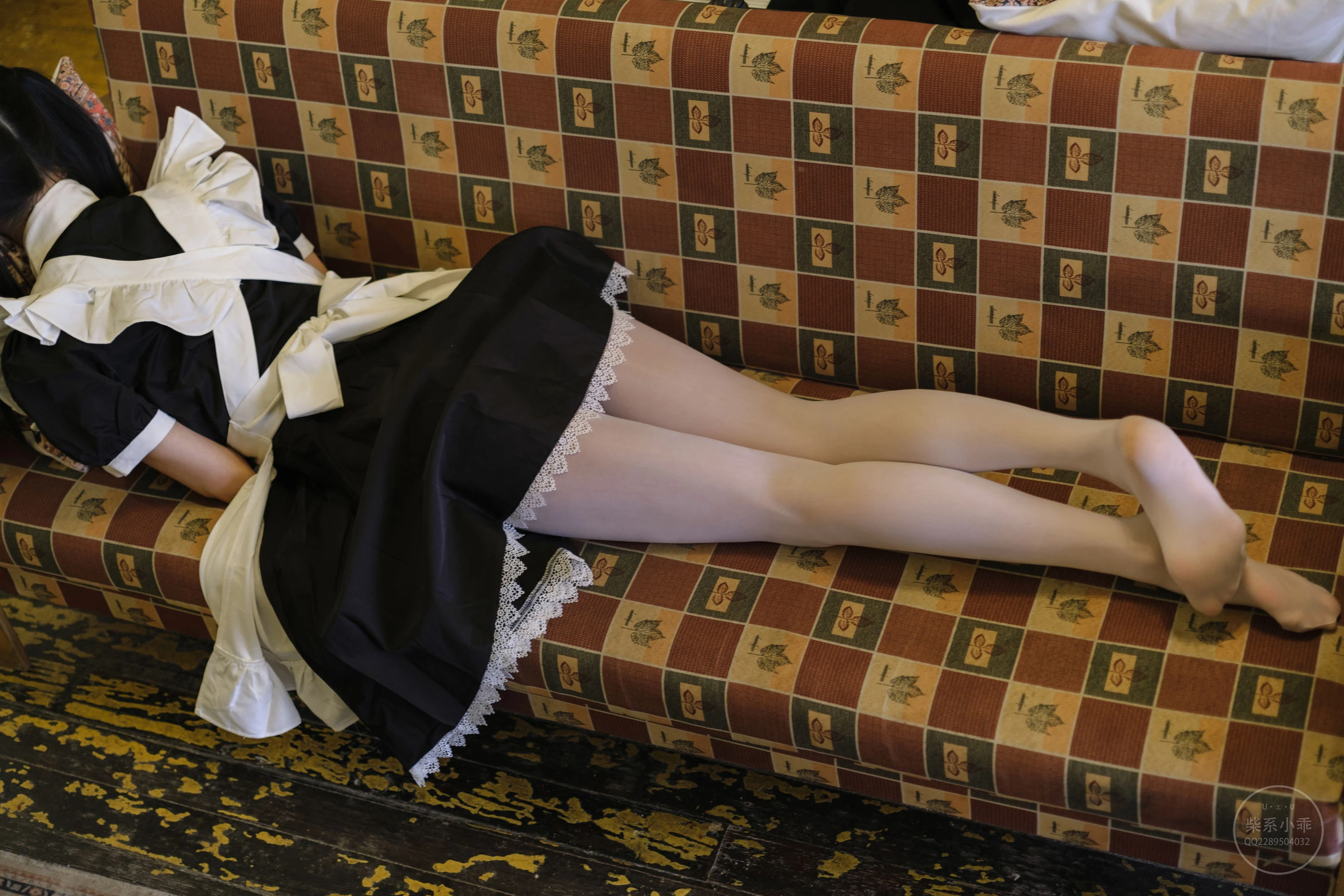 柴系小乖(稚乖画册) – 夜夜白丝女仆插图4