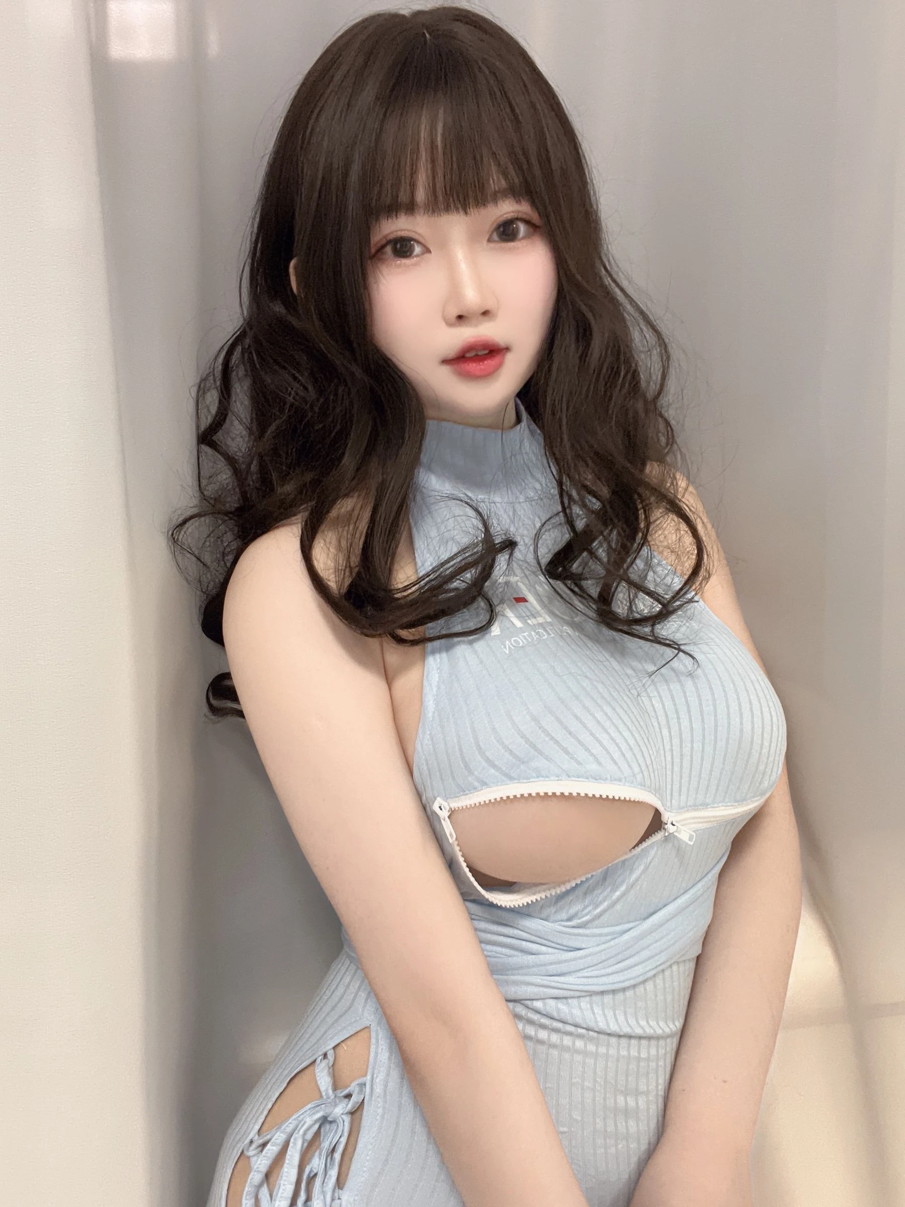 蜜桃少女是依酱呀 – 妹妹插图1