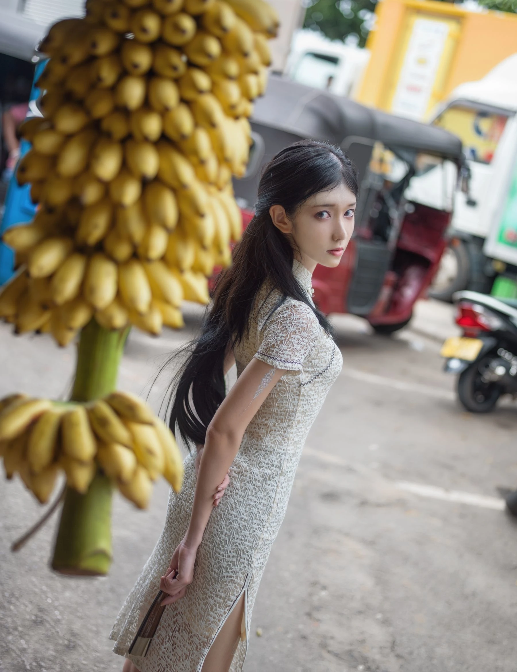 动漫博主南桃Momoko 街拍白旗袍插图4