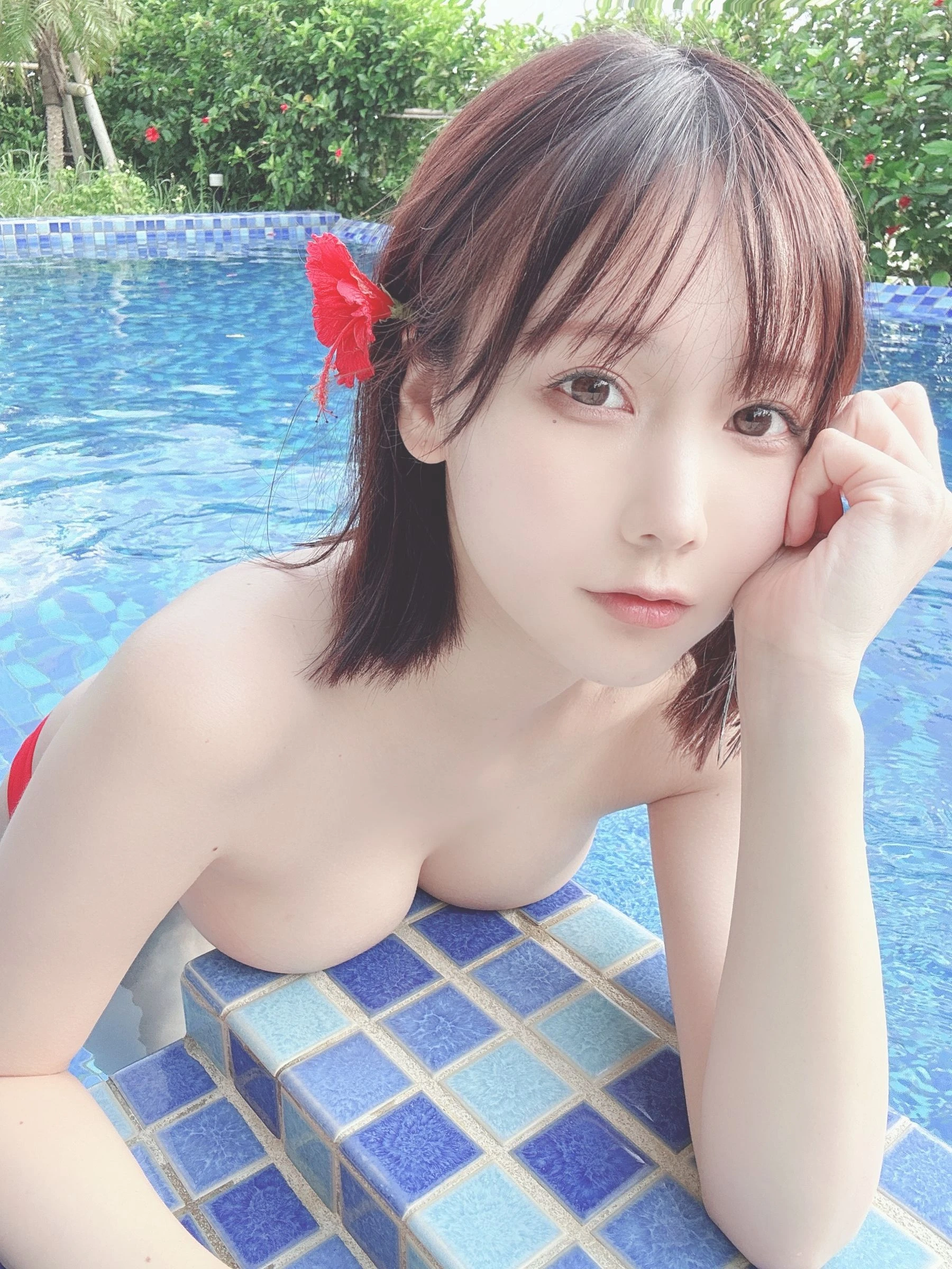 日本甜美COSER 红色的比基尼插图6