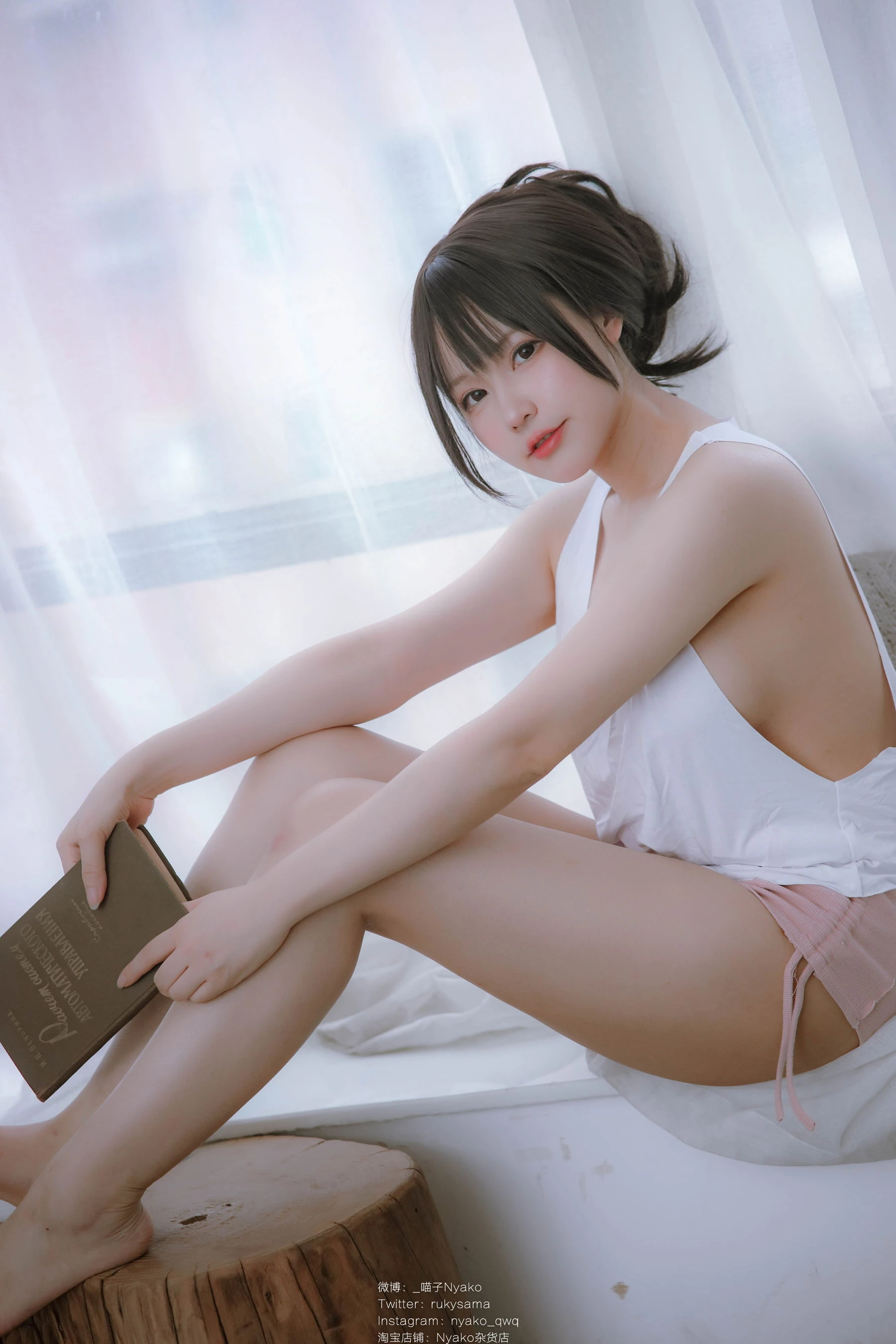 萌妹子Nyako喵子 – 隣のやばいお姉さん 背心插图4