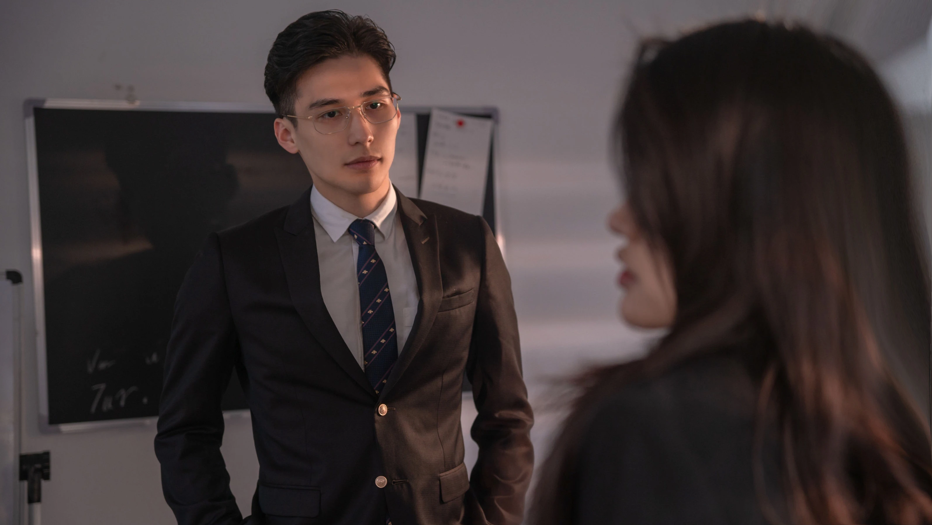 一笑芳香沁 – 档案室OL插图6