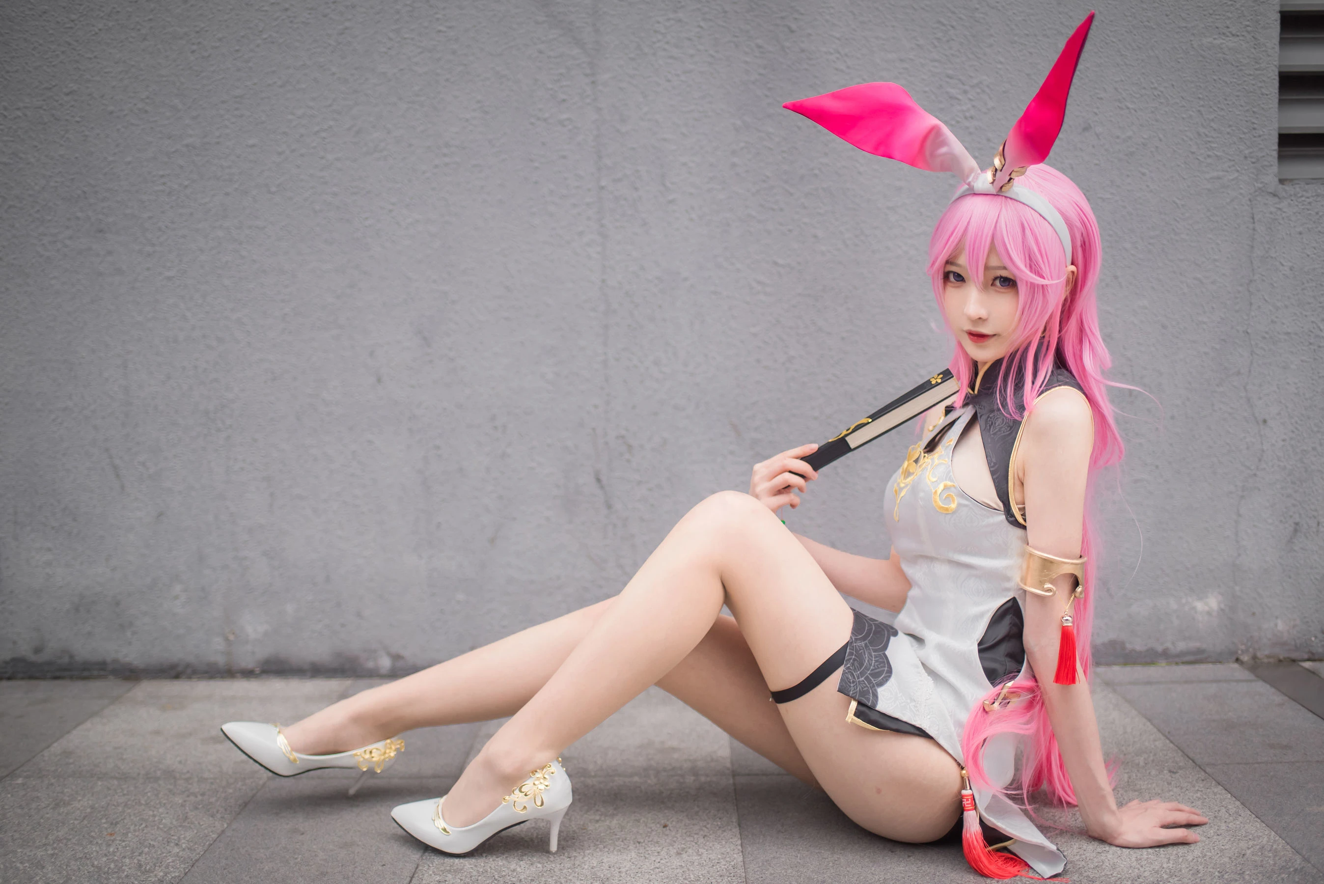 南宫 – 粉红兔女郎插图1