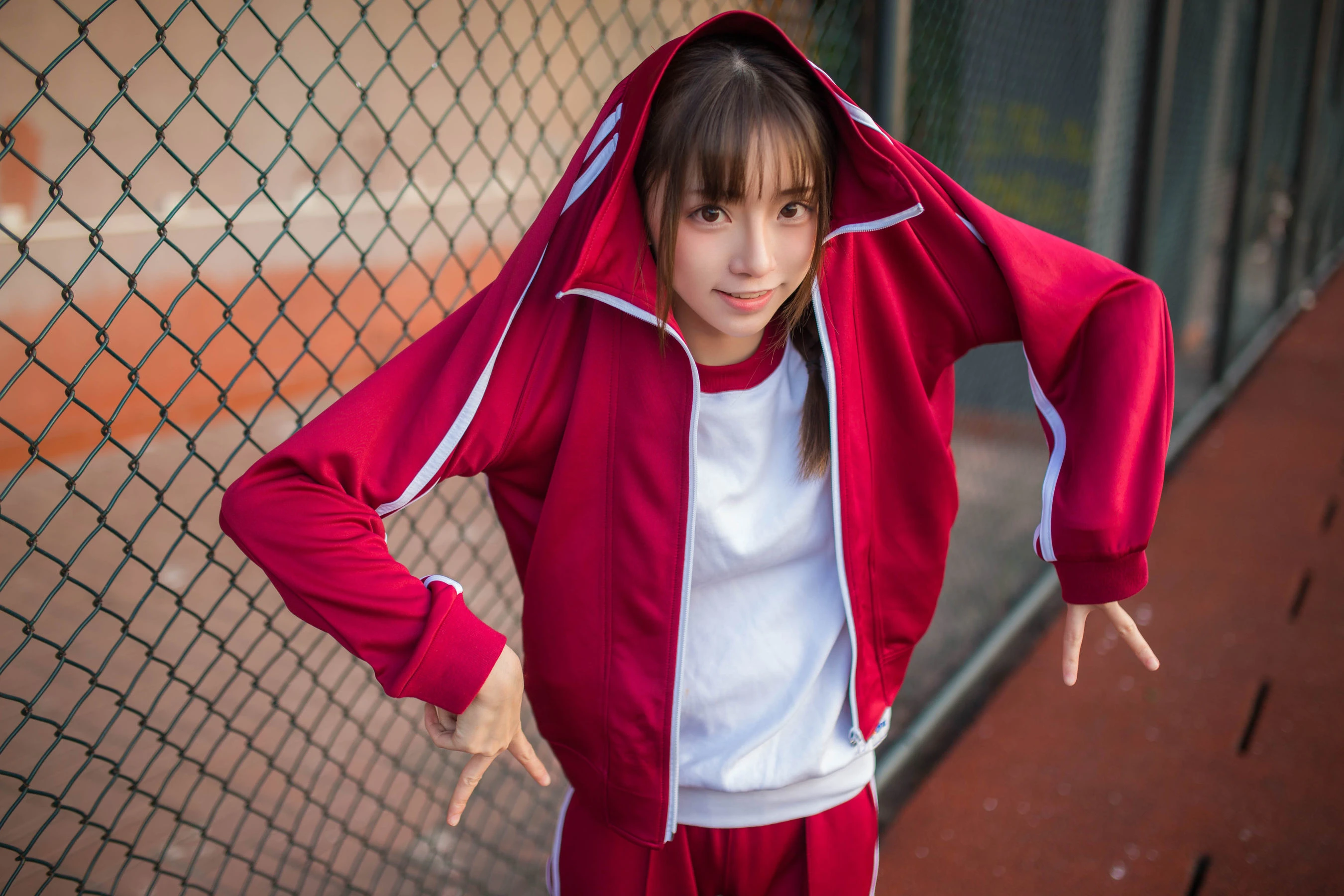 动漫博主Kitaro_绮太郎 红色运动服女孩插图4