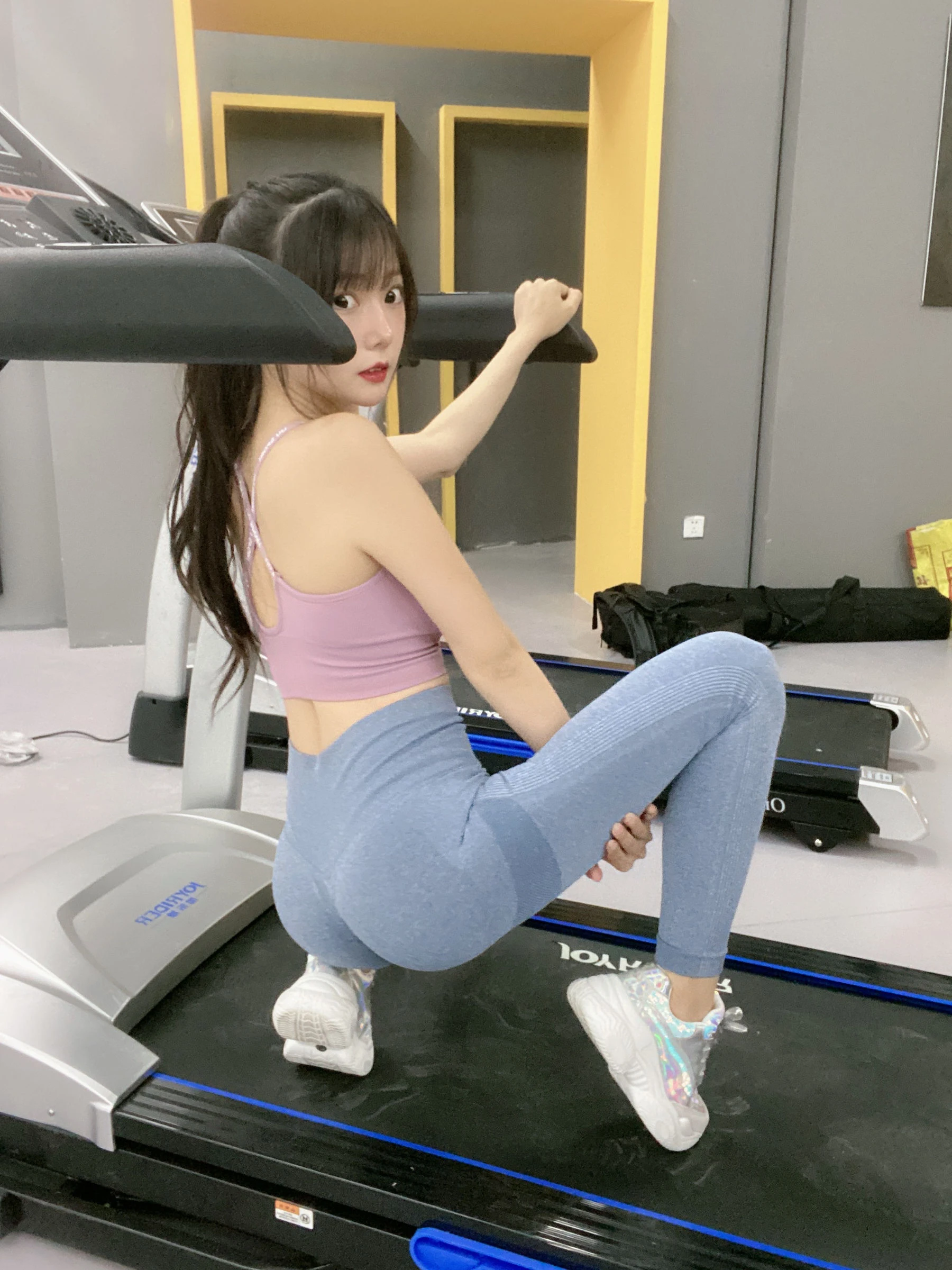 香草喵露露 – 小露乱撞 瑜伽服自拍插图5