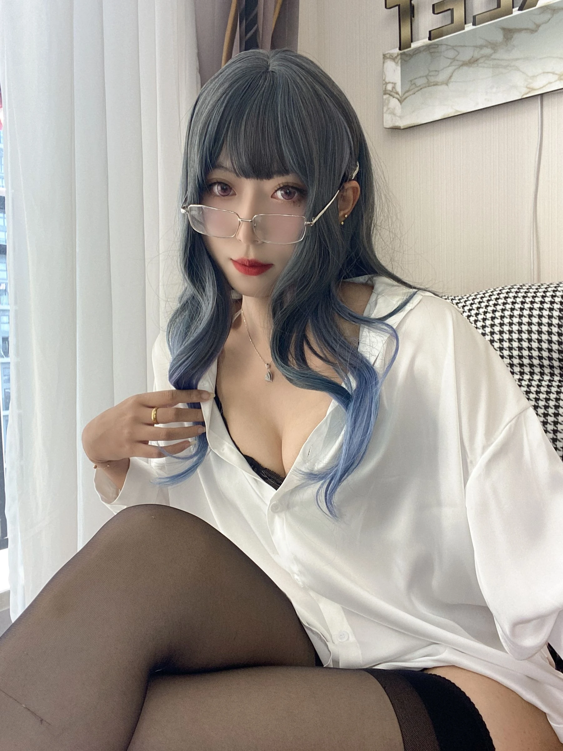 动漫博主Money冷冷 – 白衬衫插图4