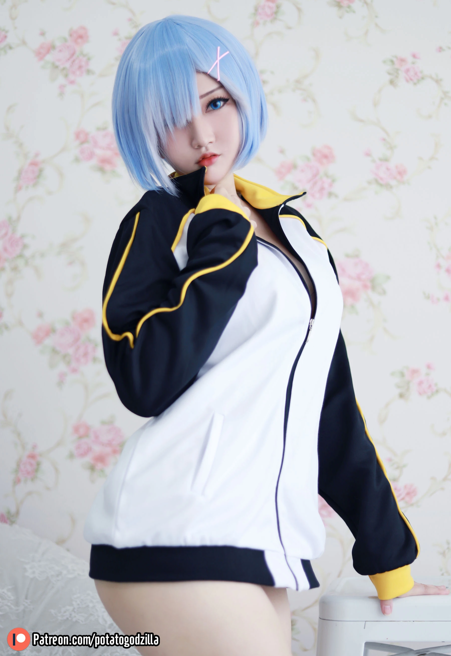 Coser小姐姐Potato Godzilla – Rem In Subaru Jacket|图集秀