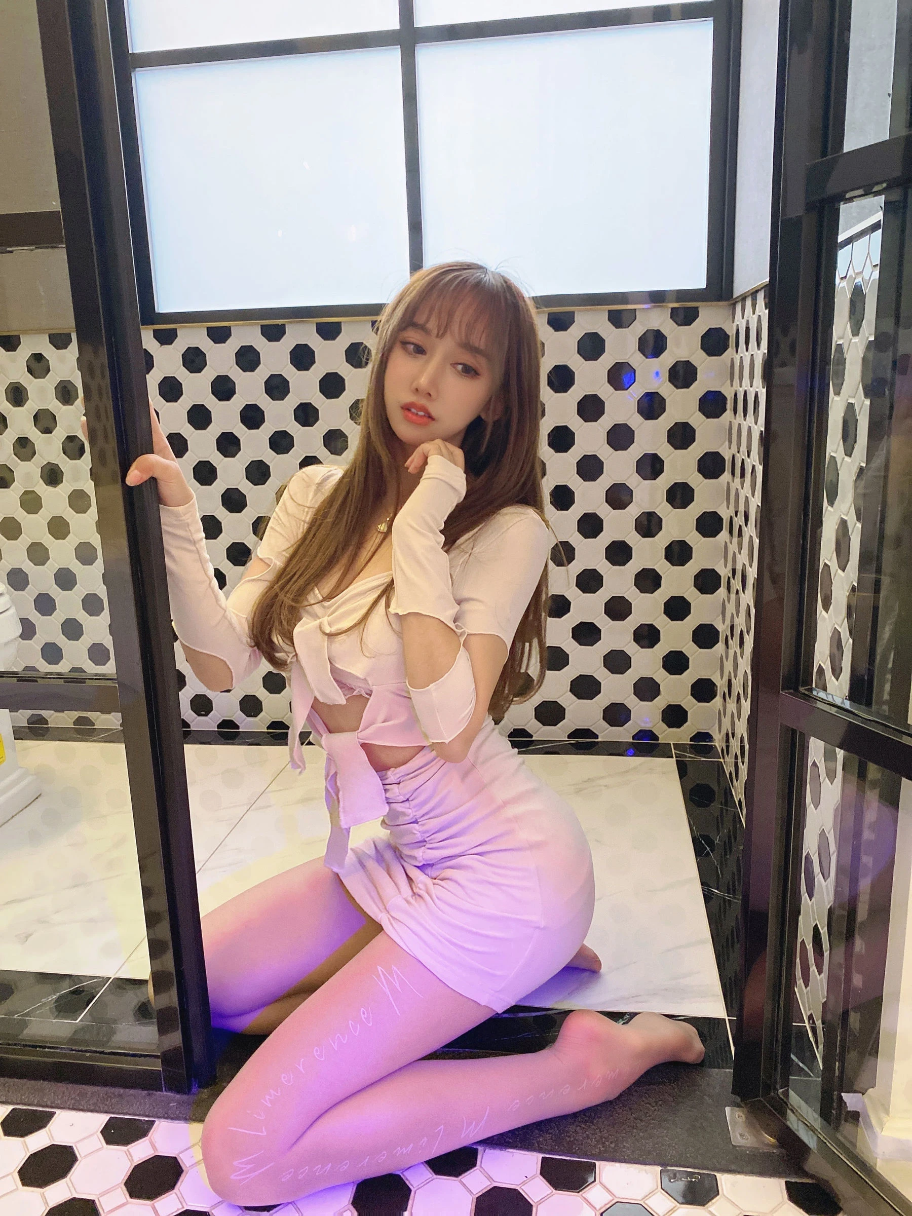 斗鱼米线线sama – 浴室丝袜插图6