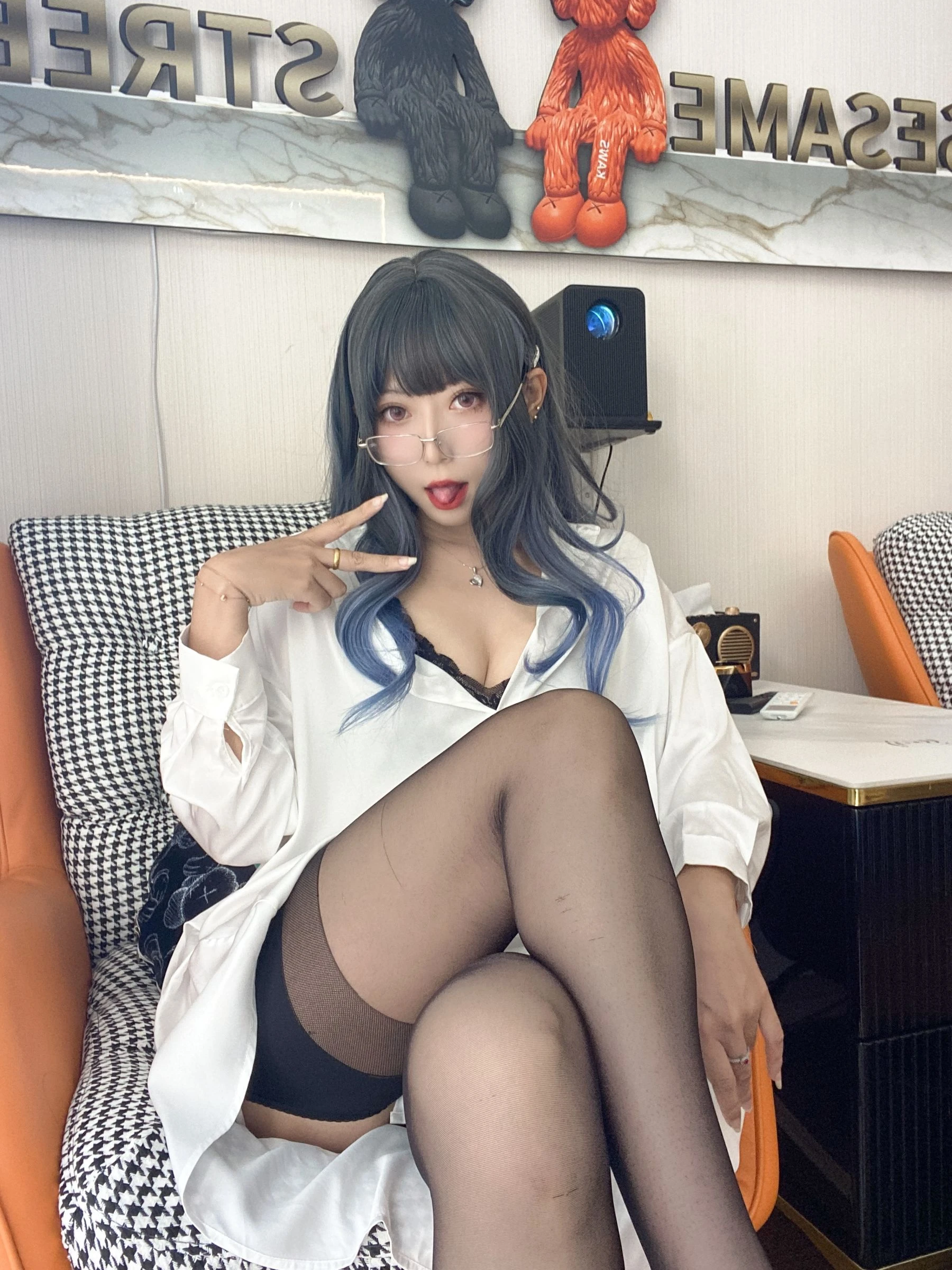 动漫博主Money冷冷 – 白衬衫插图7