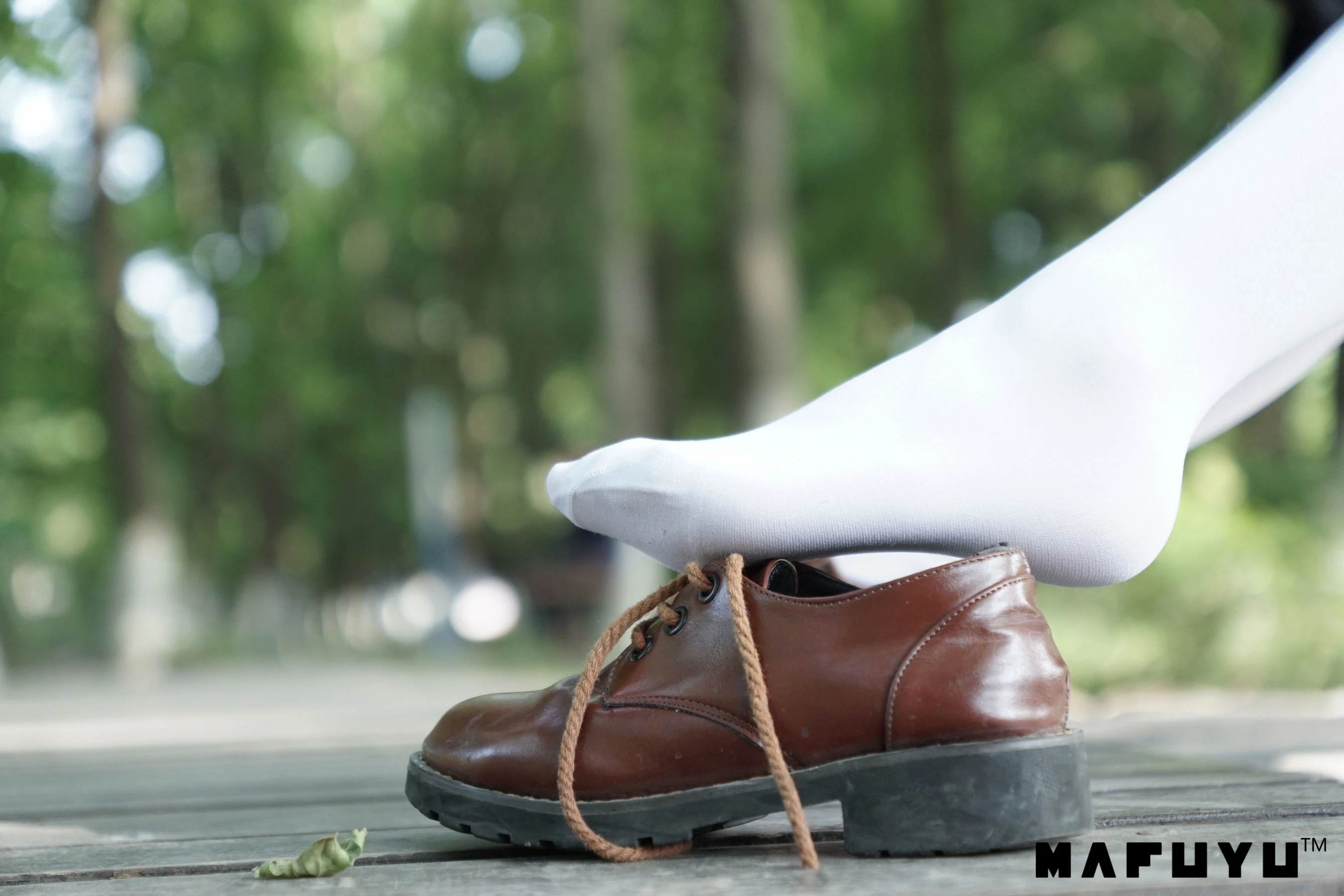 神楽板真冬 少女と自然と白い靴下系列套图插图1