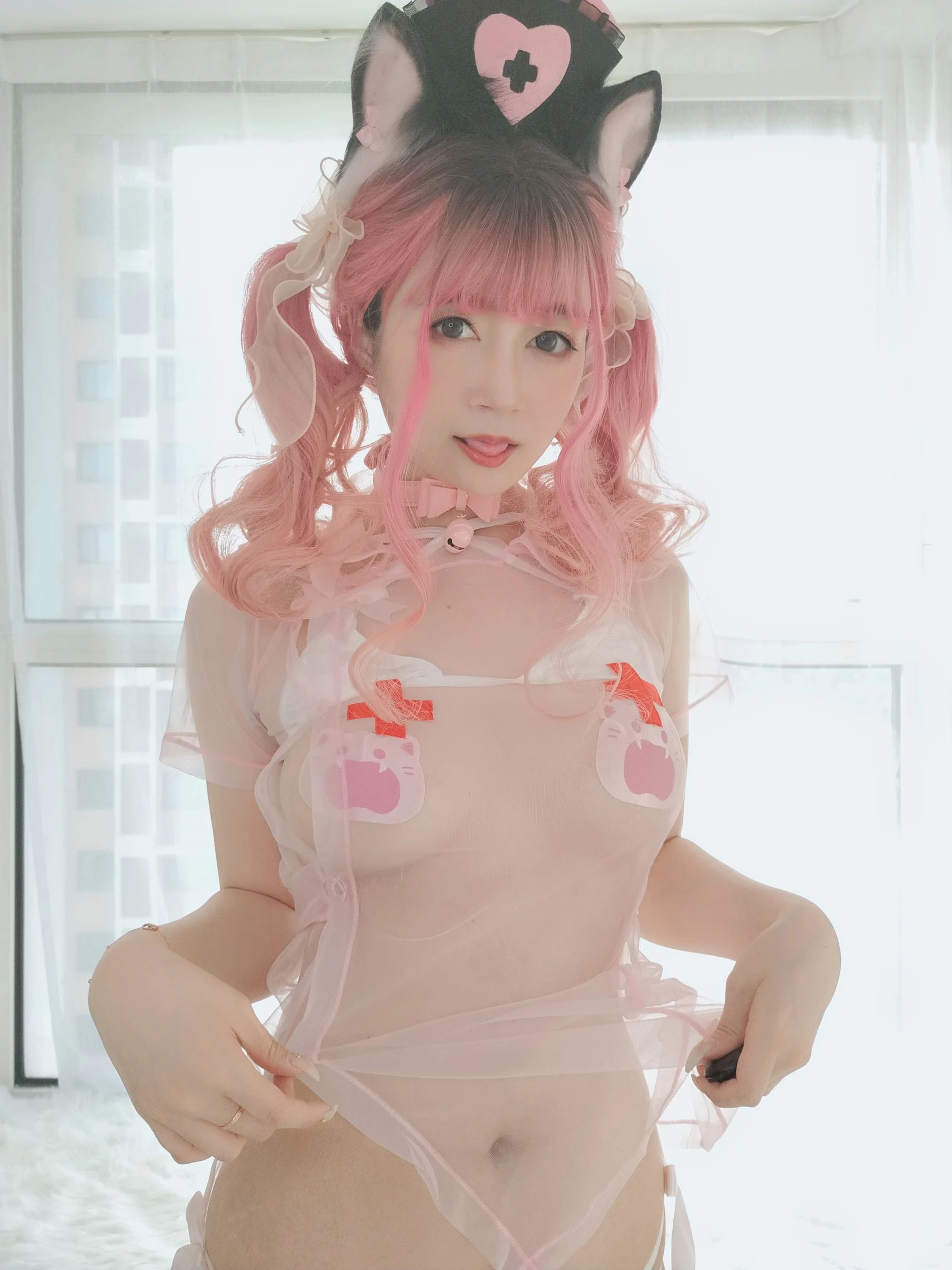 Coser小姐姐白银 – 猫咪护士插图3