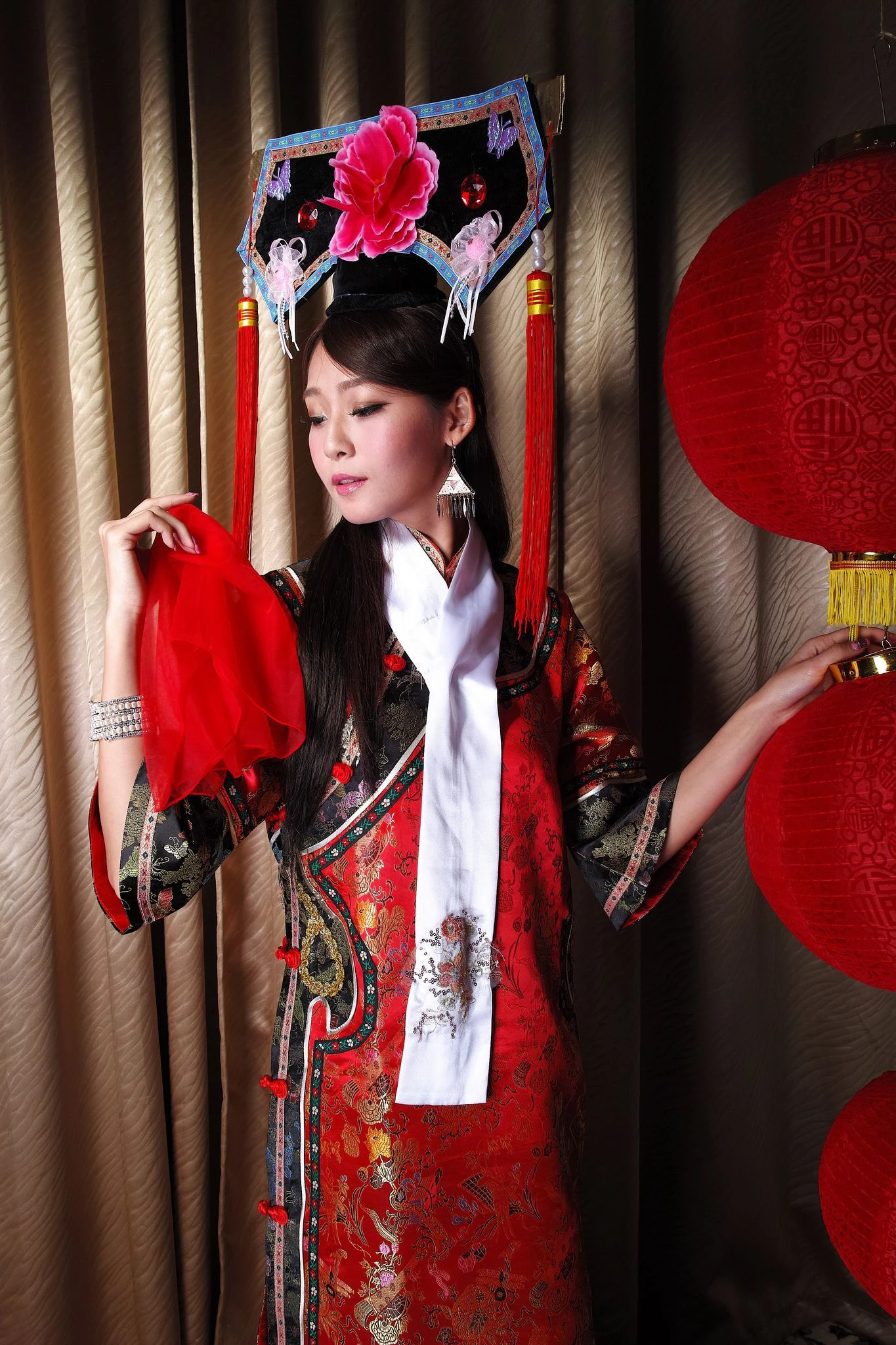 Winnie小雪、小羽《新春拜年 甄嬛格格》插图5