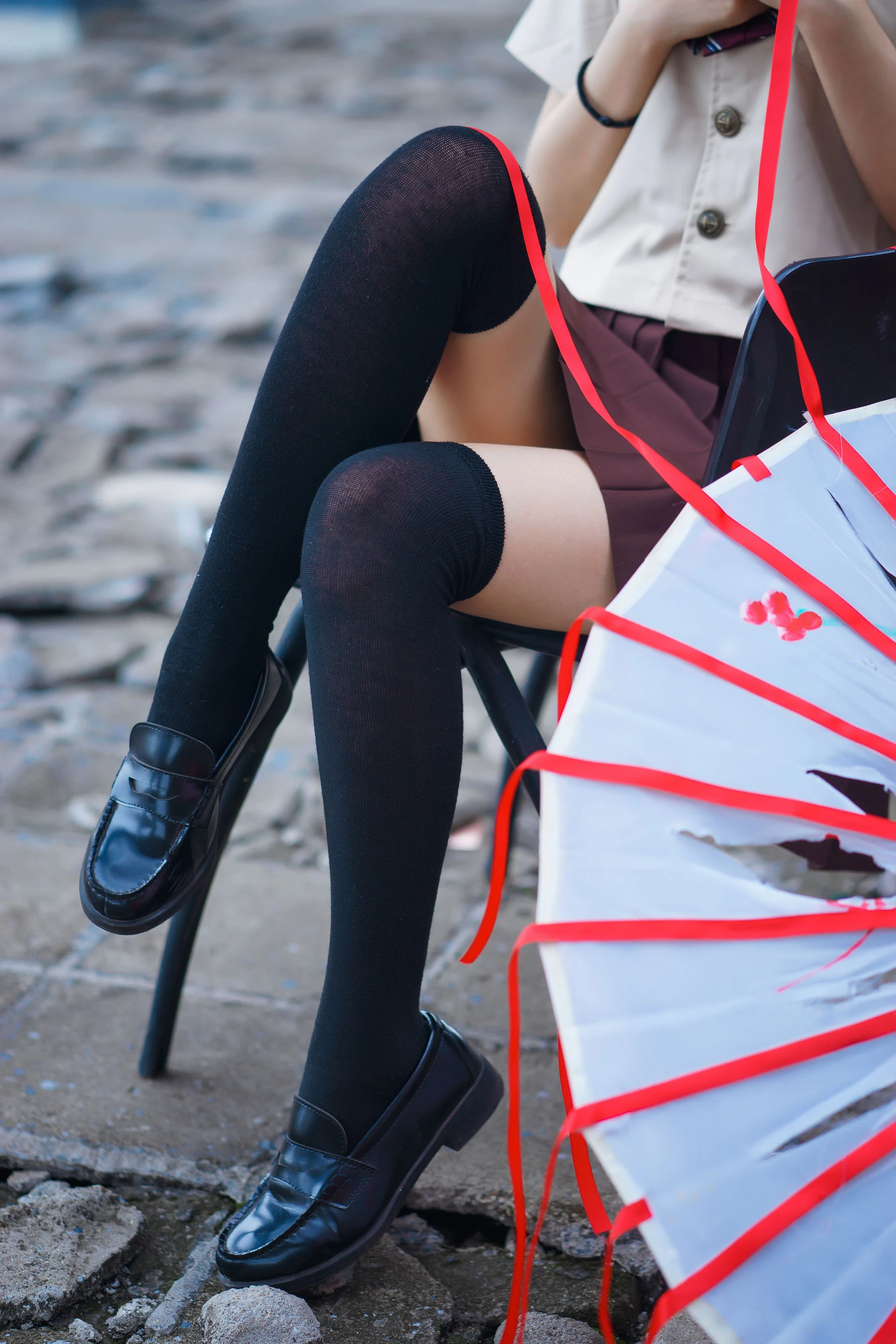 疯猫ss《丝袜狂想曲(伞)》插图1