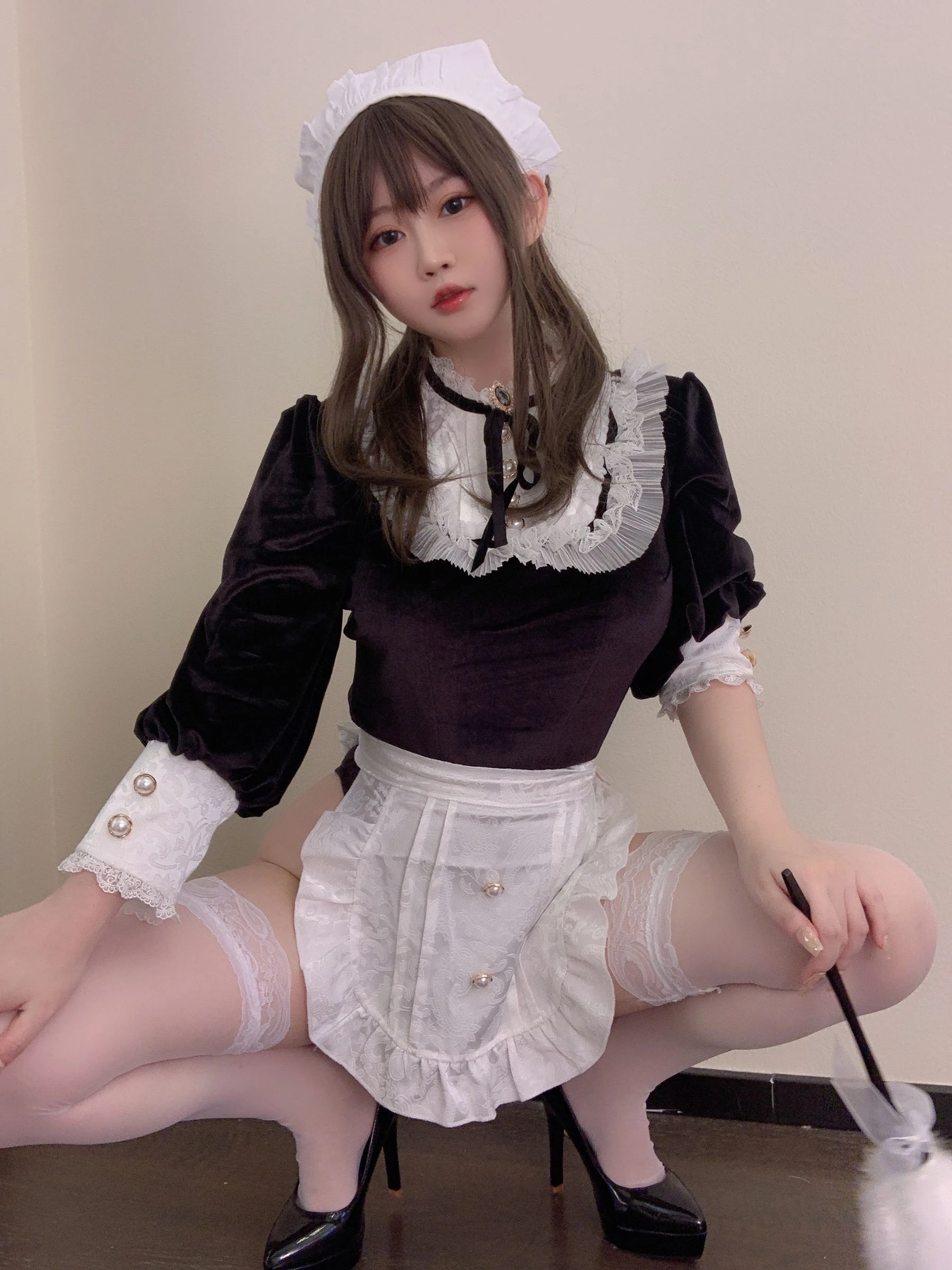 蜜桃少女是依酱呀 – 女仆馆长插图6