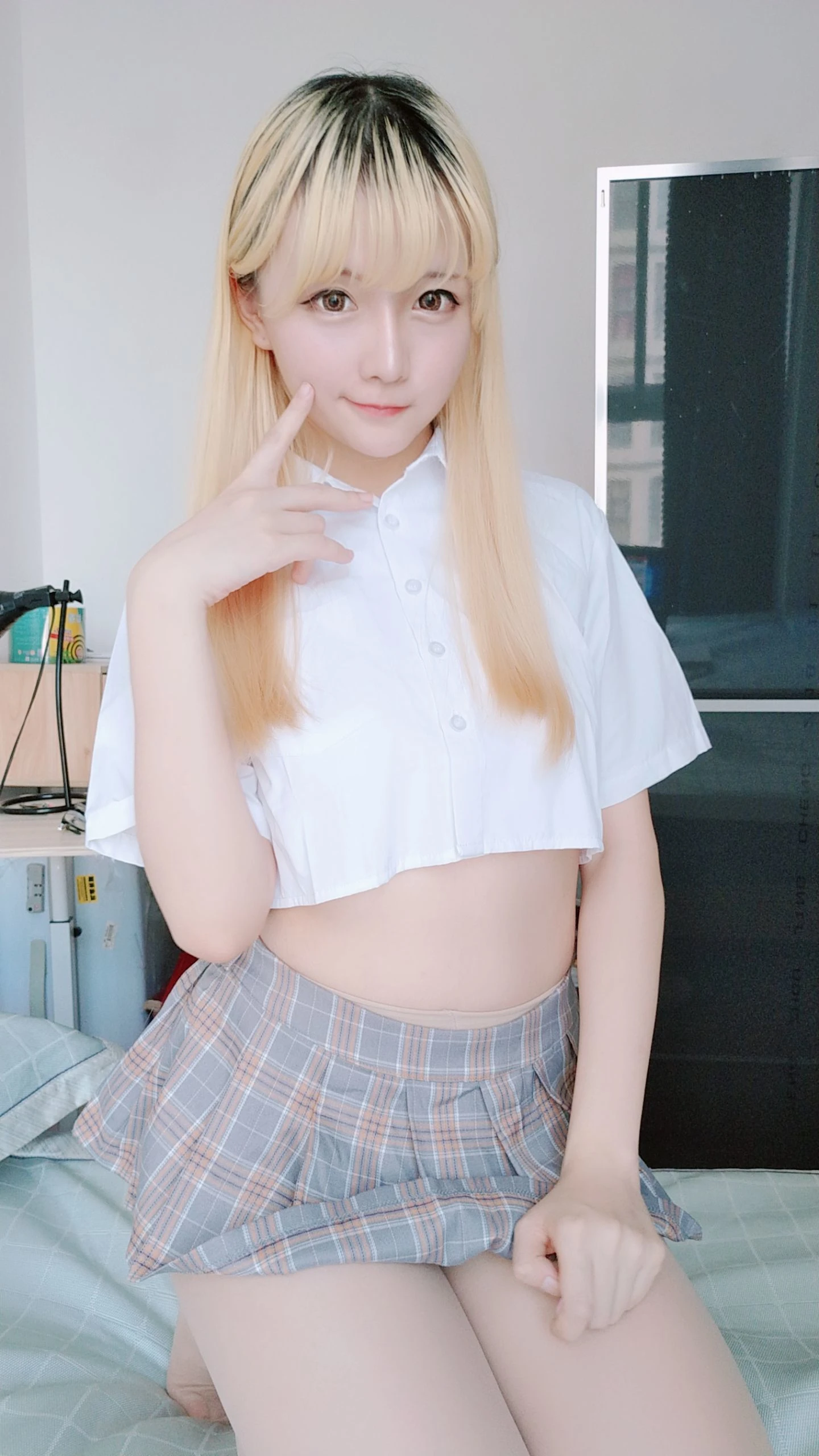 星之迟迟 – 短裙制服插图1