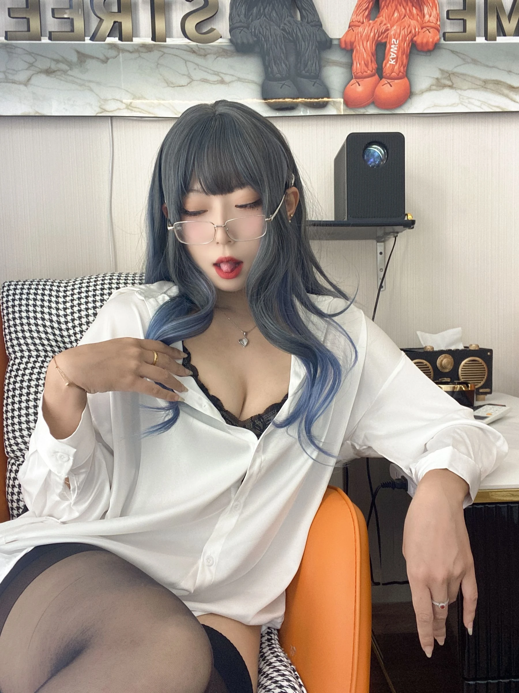 动漫博主Money冷冷 – 白衬衫插图6