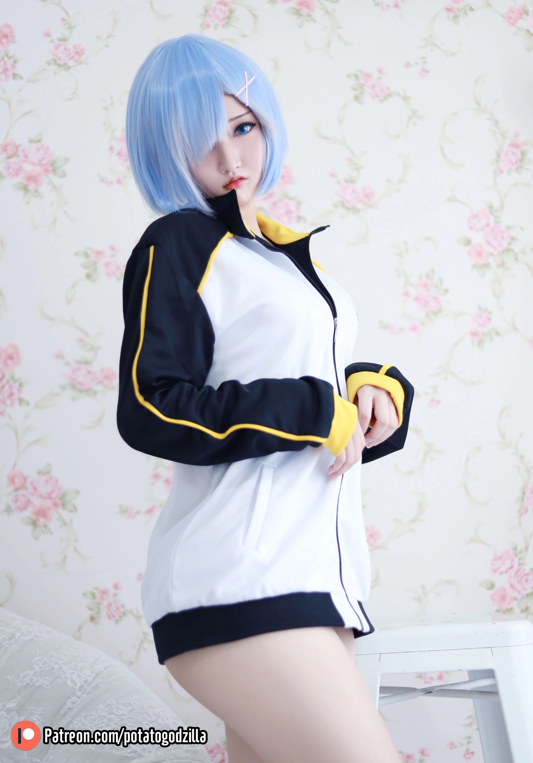 Coser小姐姐Potato Godzilla – Rem In Subaru Jacket插图1
