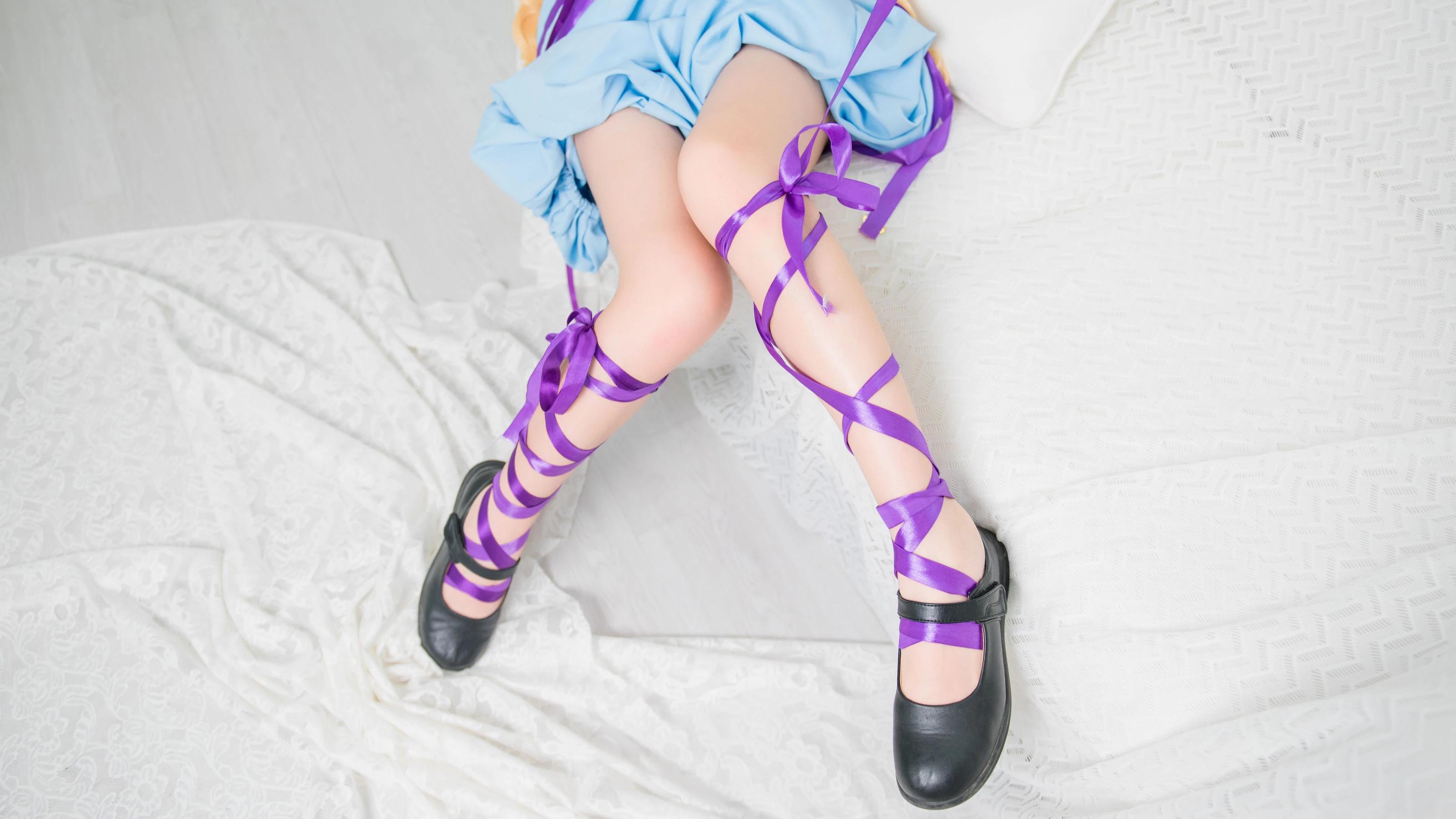 鳗鱼霏儿 – 性感吊带睡裙插图7