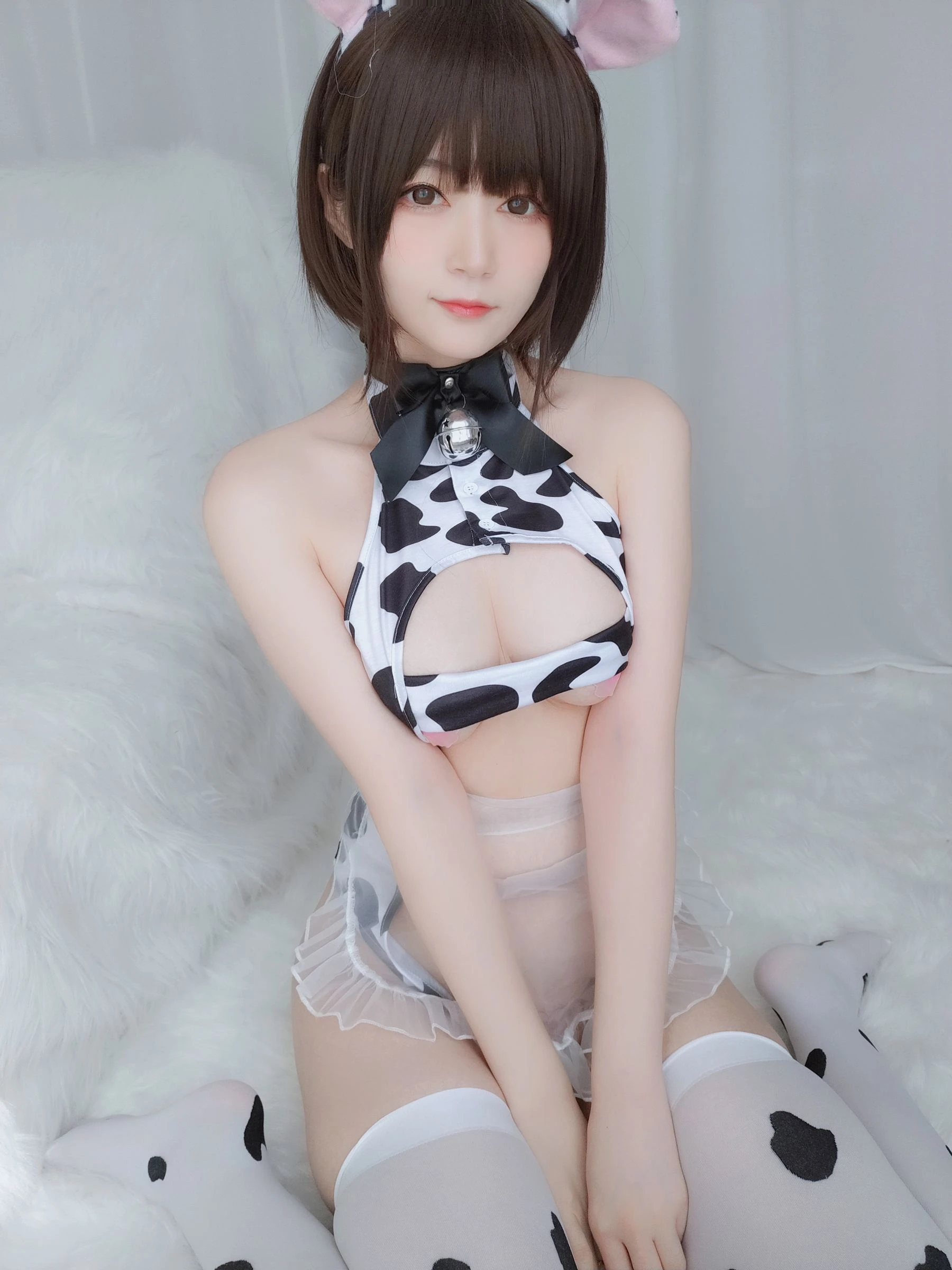 Coser小姐姐白银 – 可爱奶牛插图4