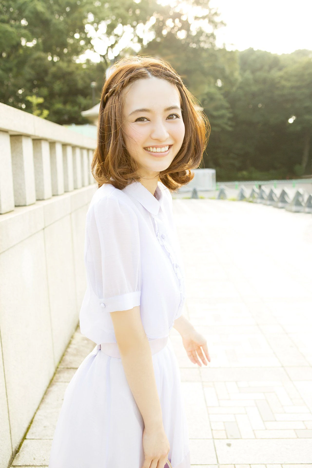 逢沢りな Rina Aizawa《夕暮れハンカチーフ》插图1