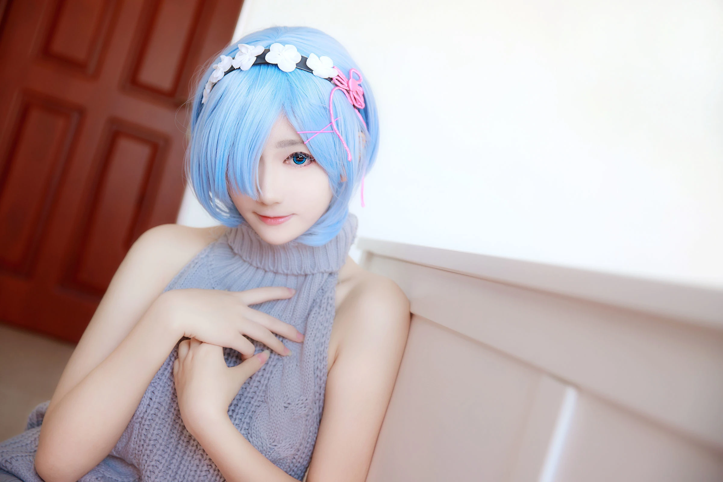 南桃Momoko – 蕾姆露背毛衣插图4