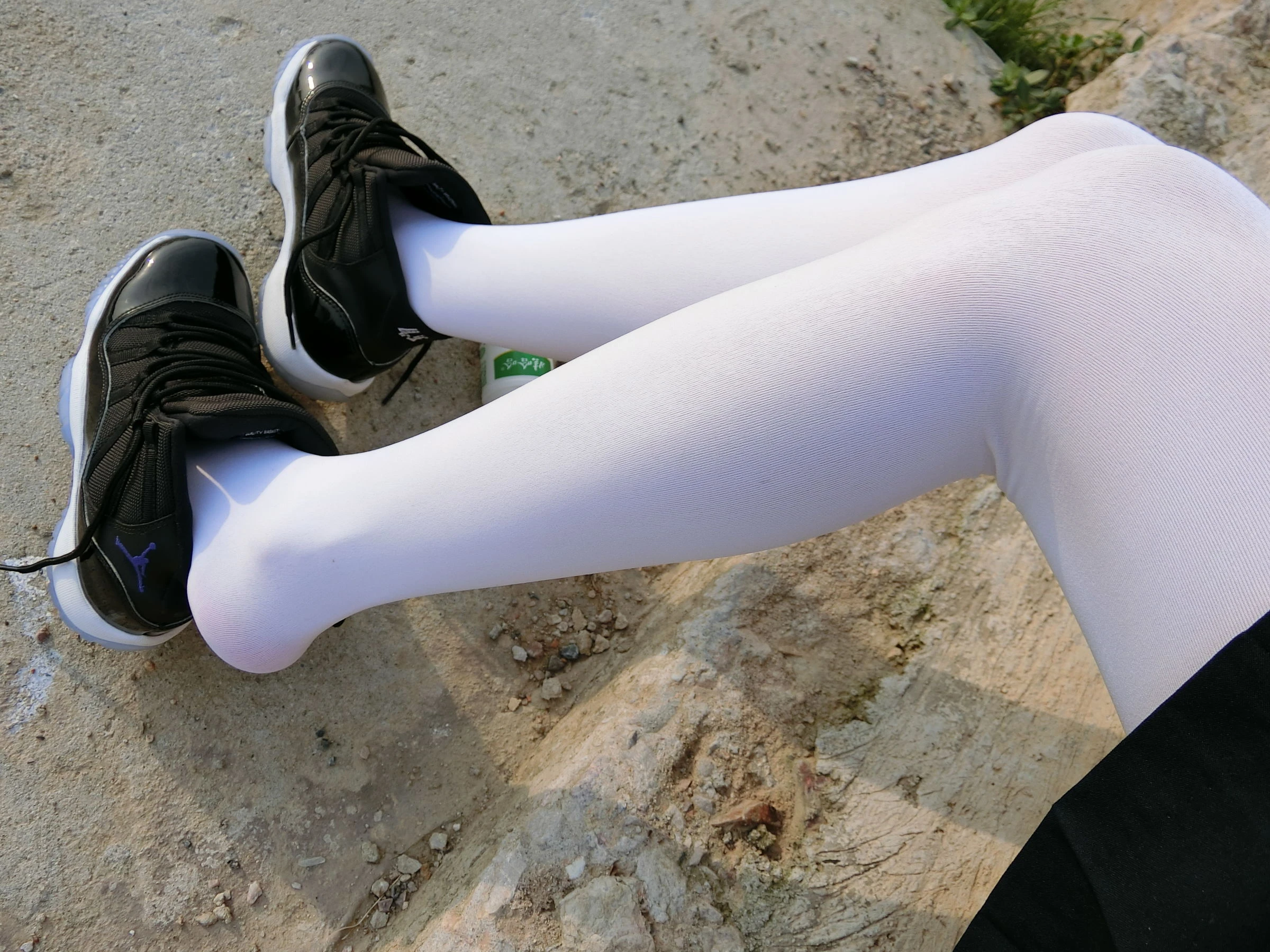 微博萌妹子西尔酱 – 户外JK白丝插图2