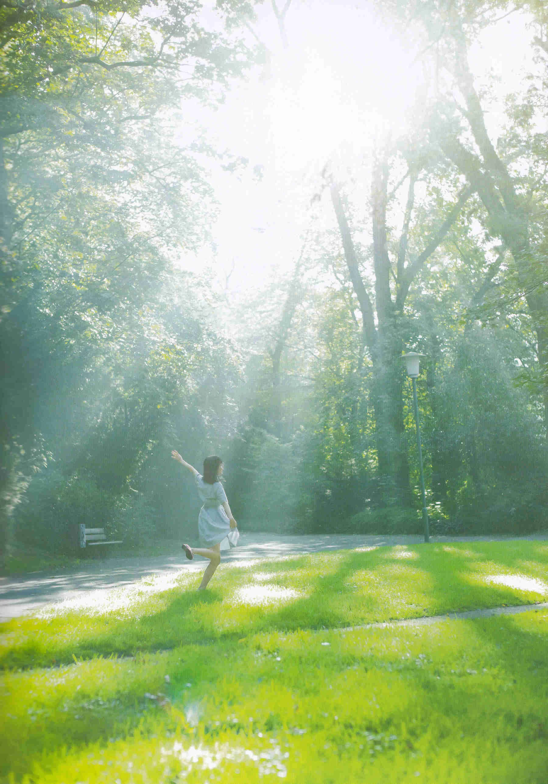 生田絵梨花1st写真集 『転調』插图3