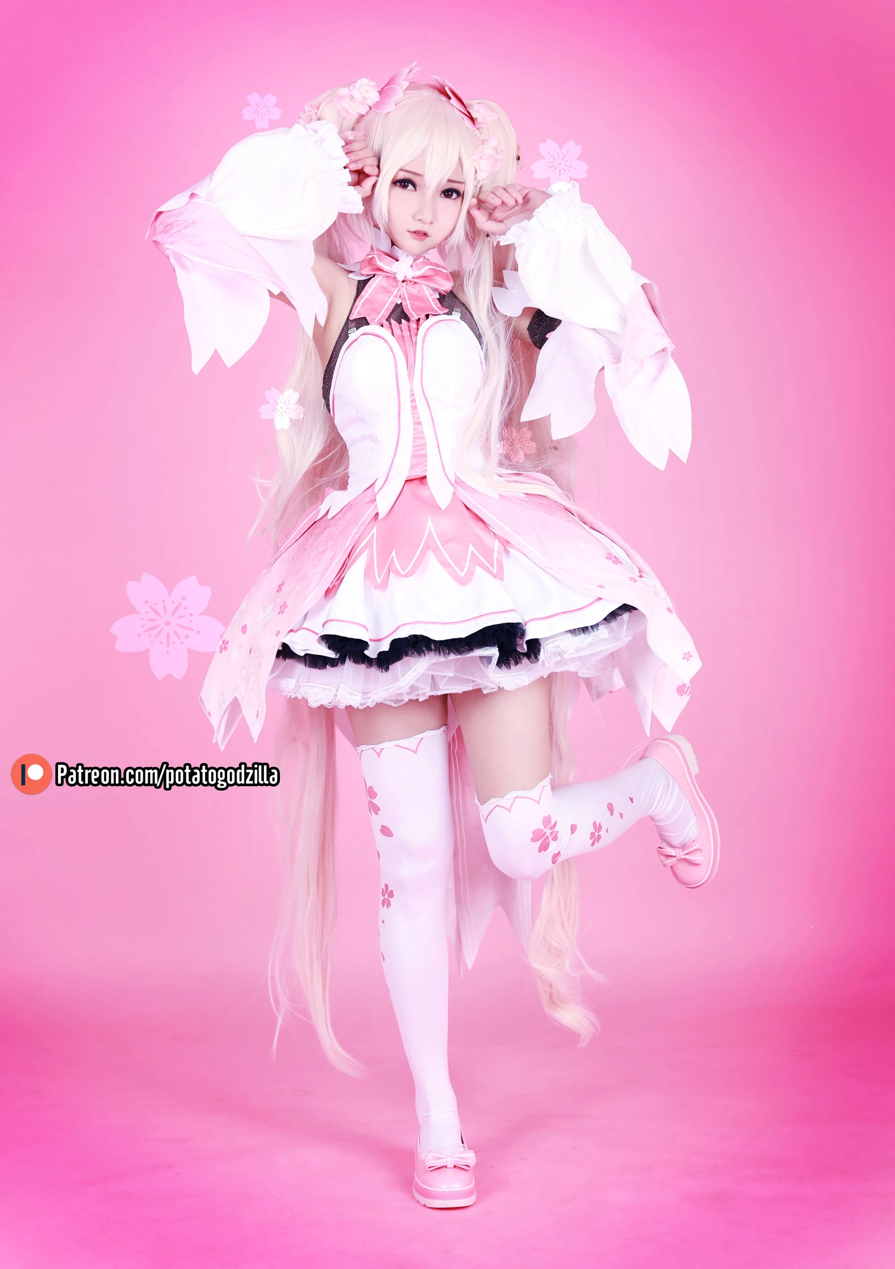 Coser小姐姐Potato Godzilla – Sakura Miku插图1