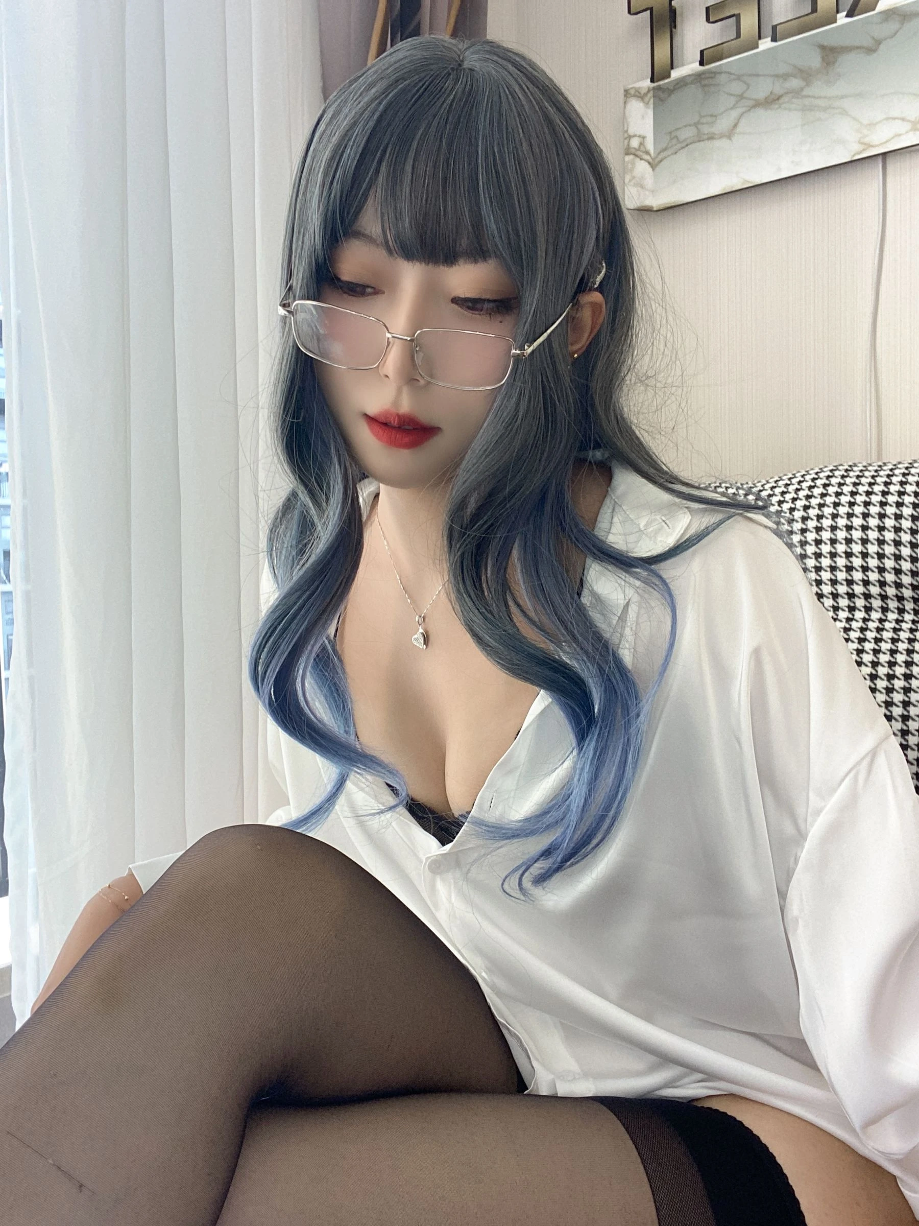 动漫博主Money冷冷 – 白衬衫插图3