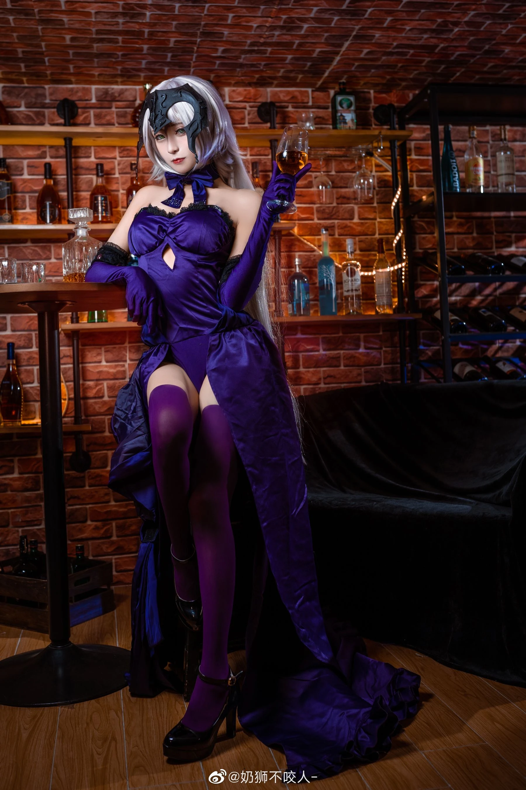 奶狮不咬人 – 黑贞德插图3