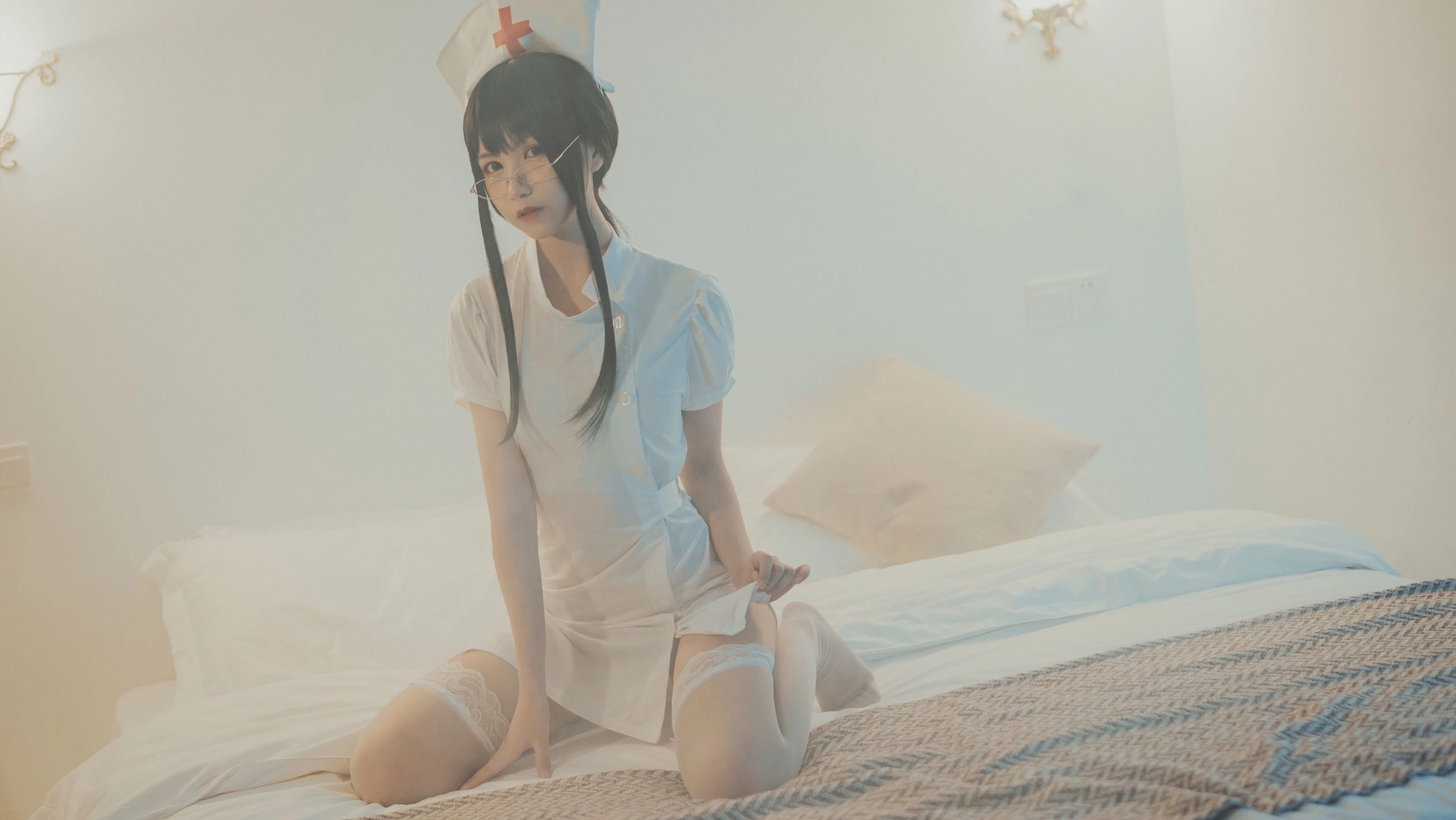 COSER美女逐月su 小护士插图7