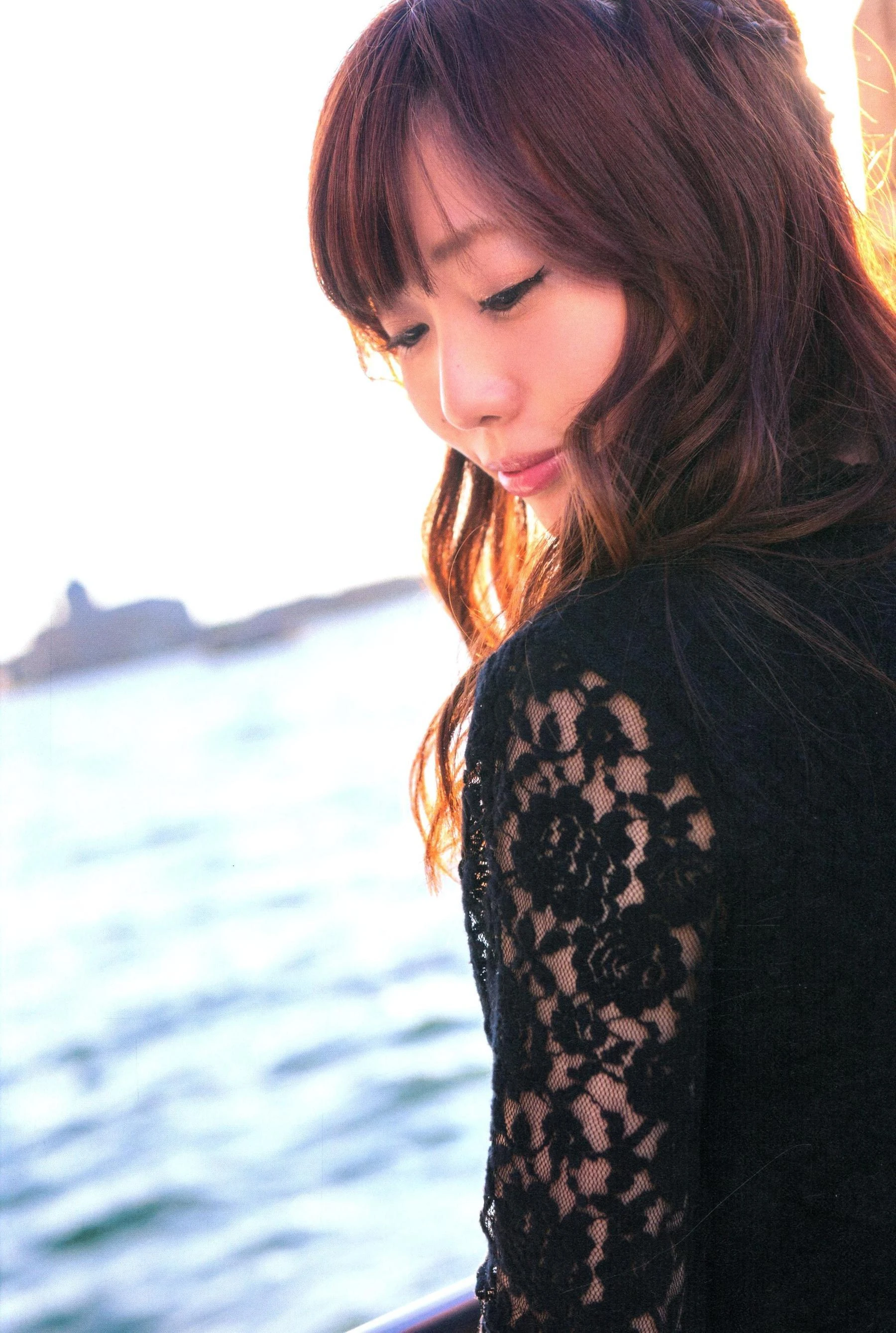 楠田亜衣奈 ファーストソロ写真集「くすくすくっすん」插图3