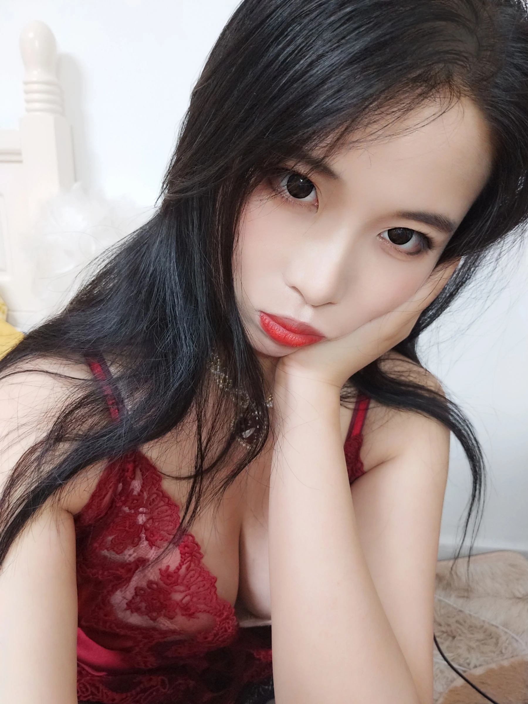 轩萧学姐 – 酒红色睡衣插图4