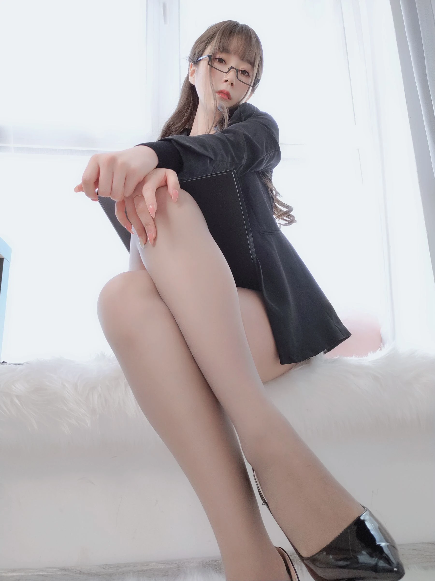 Coser小姐姐白银 – 黑西服插图4