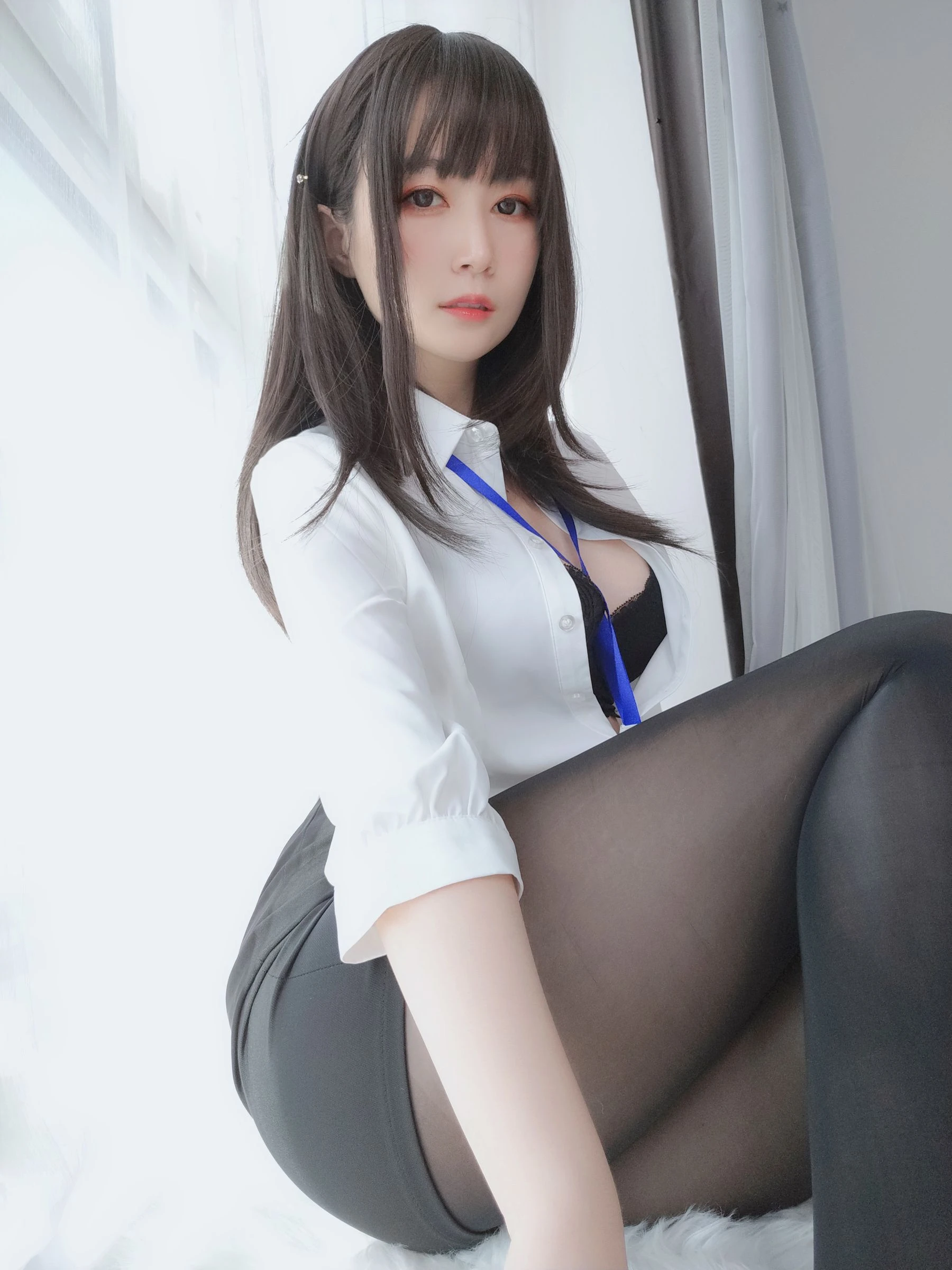 Coser小姐姐白银 – 制服插图2