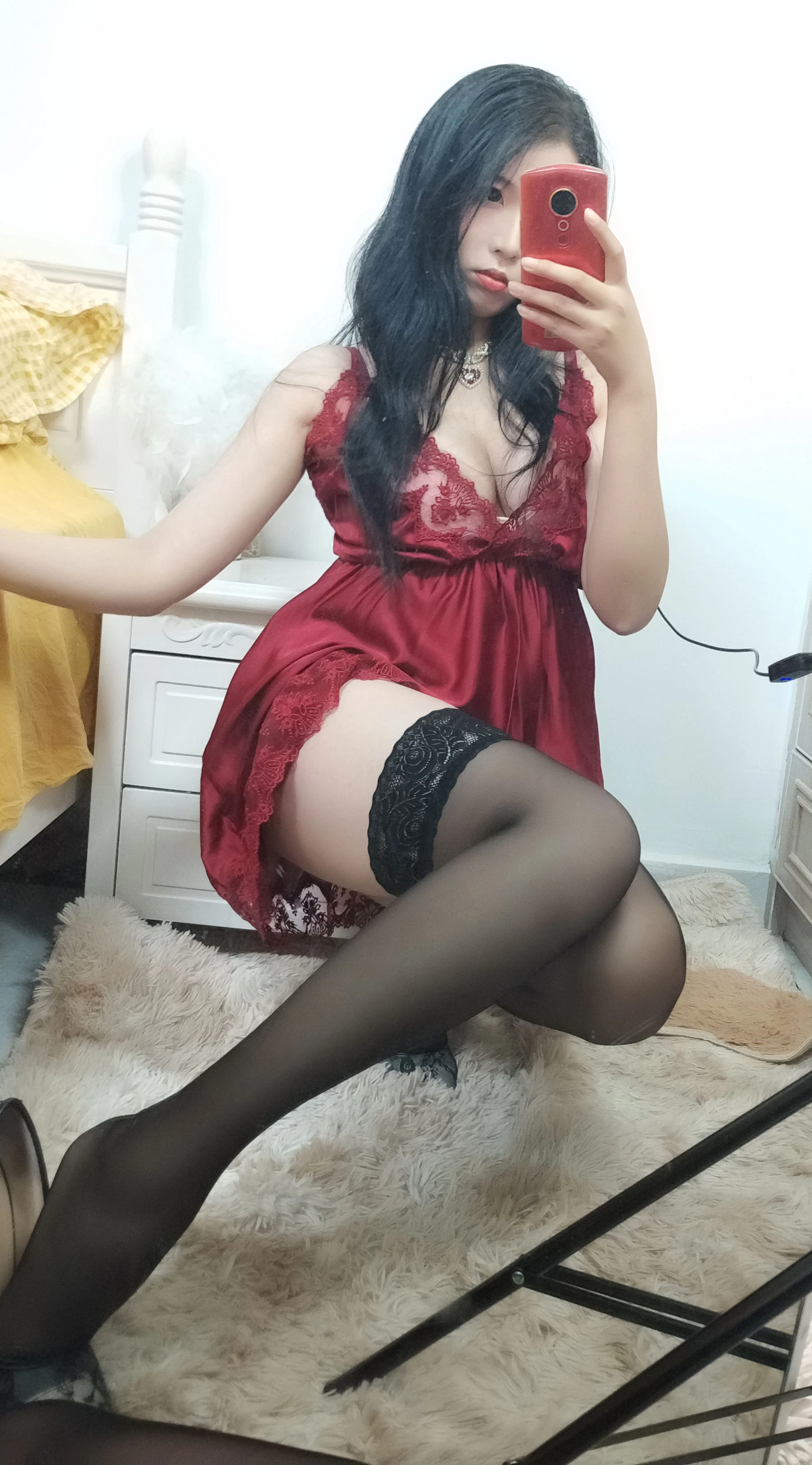 轩萧学姐 – 酒红色睡衣插图6