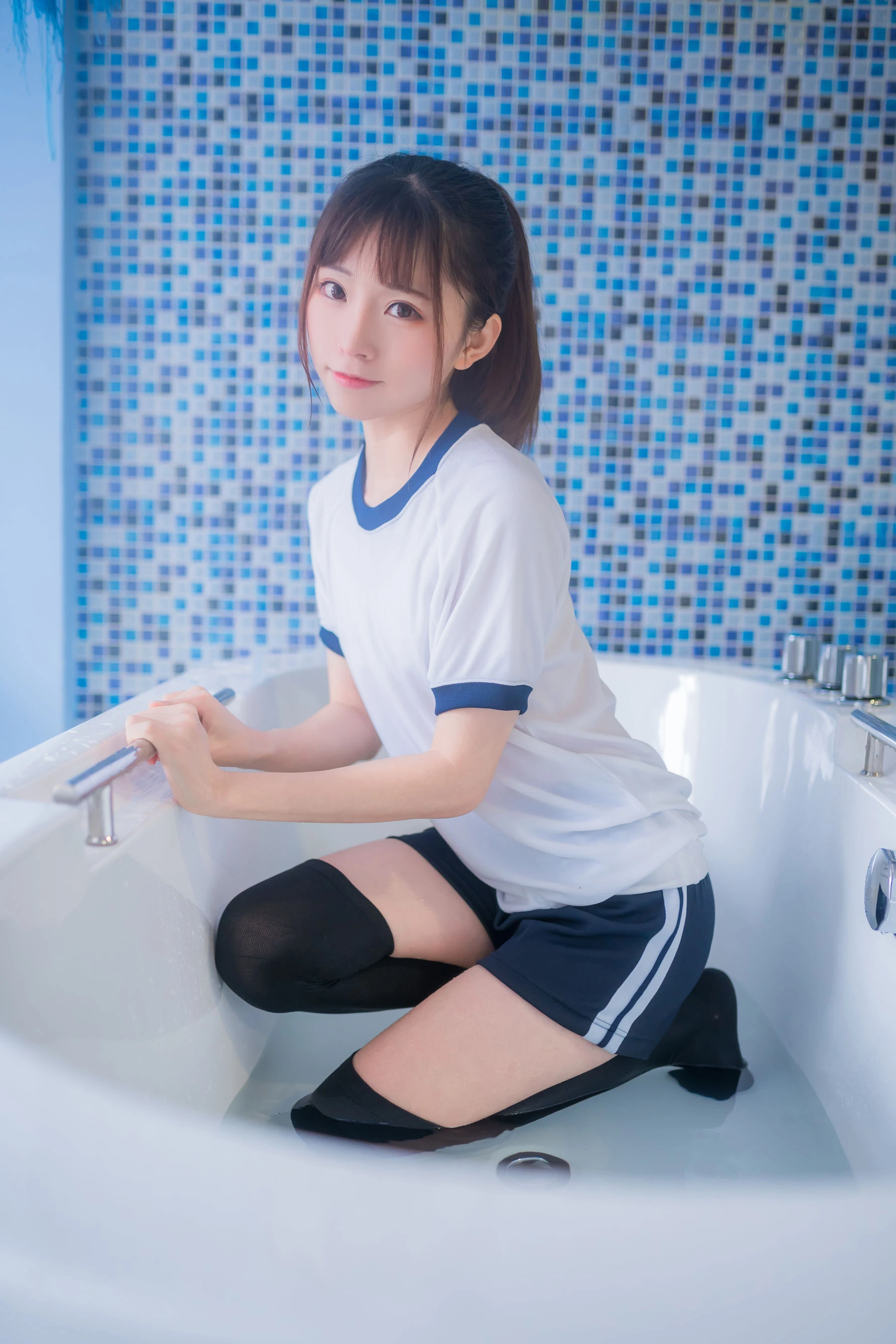 动漫博主Kitaro_绮太郎 – 湿身体操服插图4