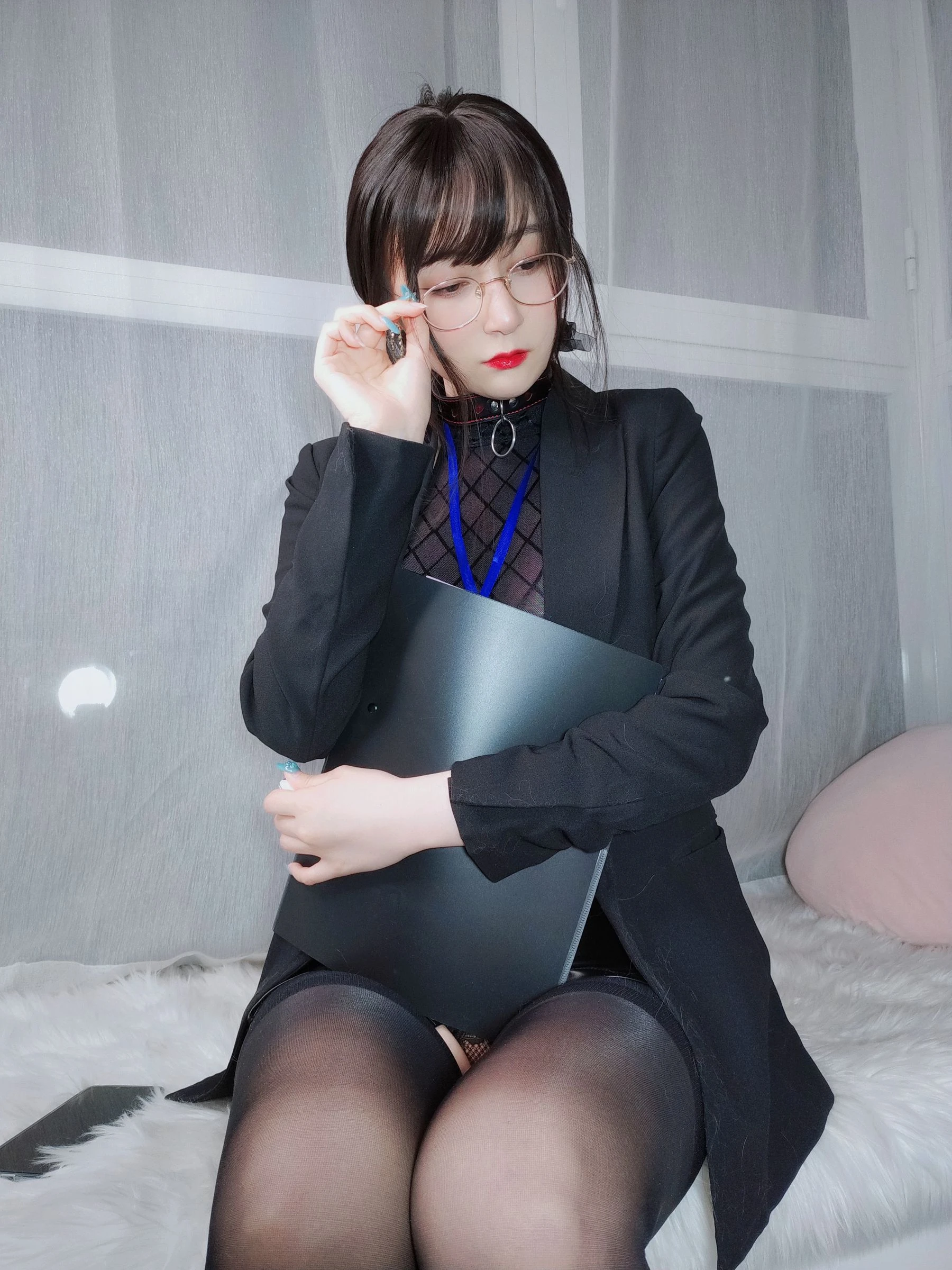 Coser小姐姐白银 – 黑丝情趣插图1