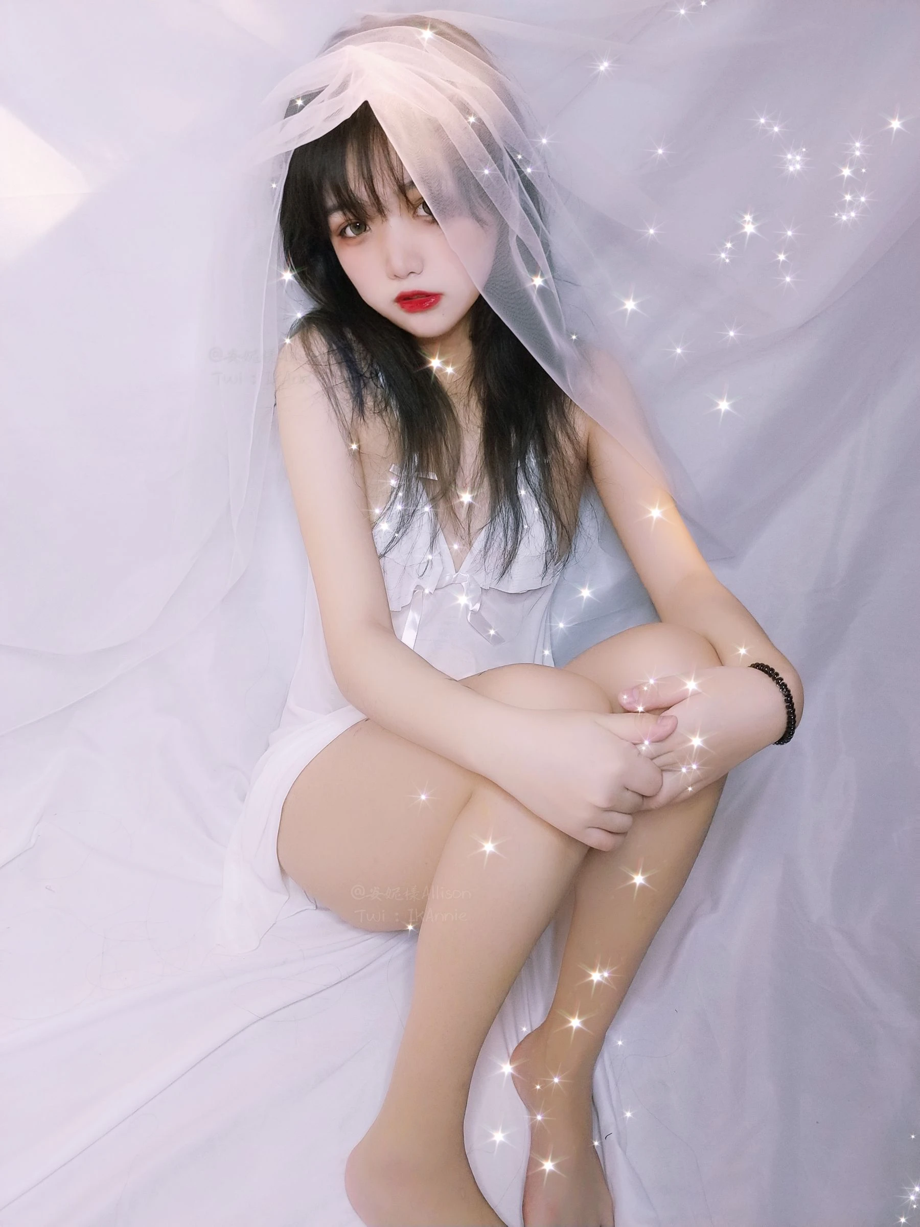 安妮 – 白色睡衣插图5