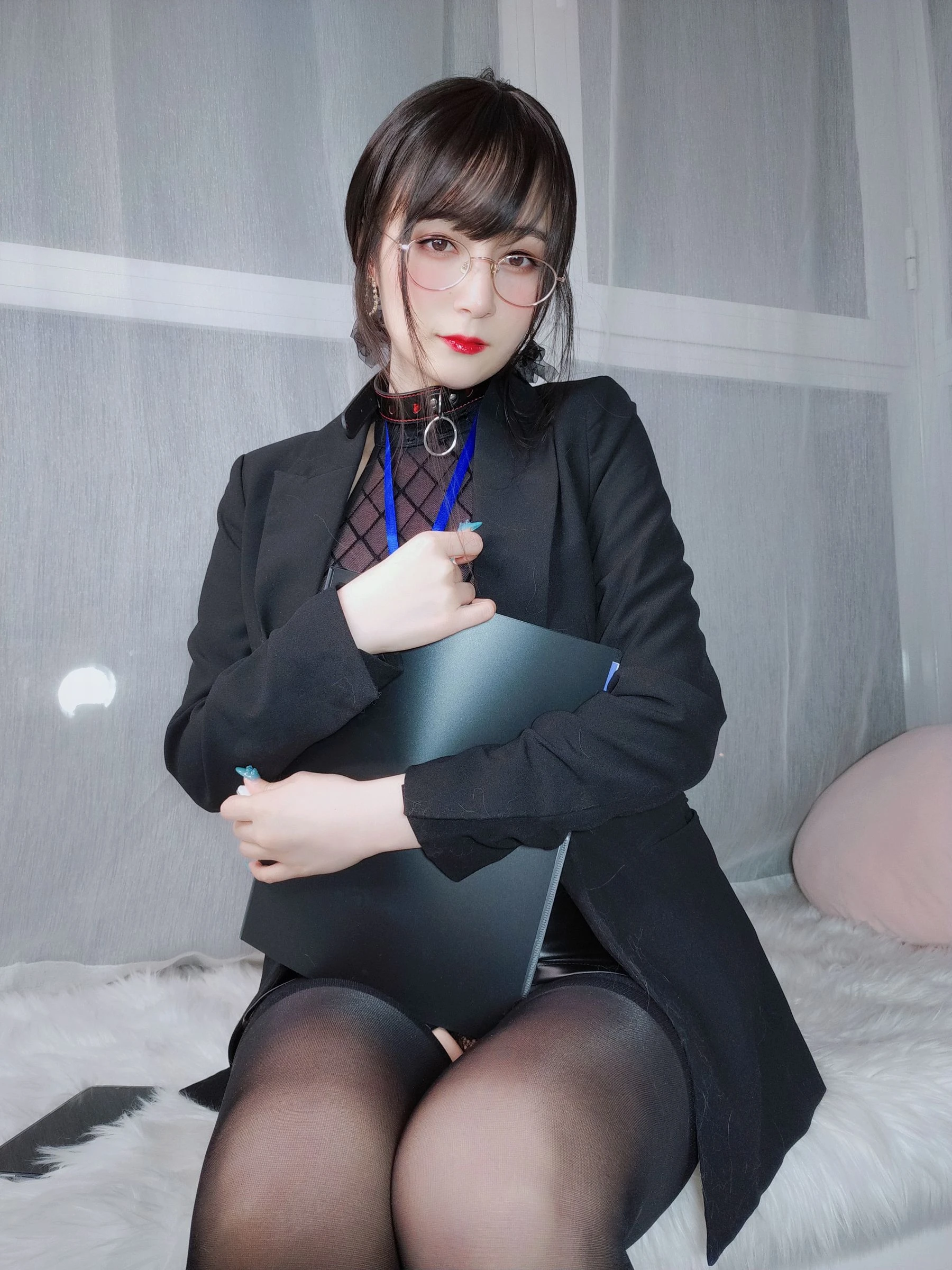 Coser小姐姐白银 – 黑丝情趣插图2