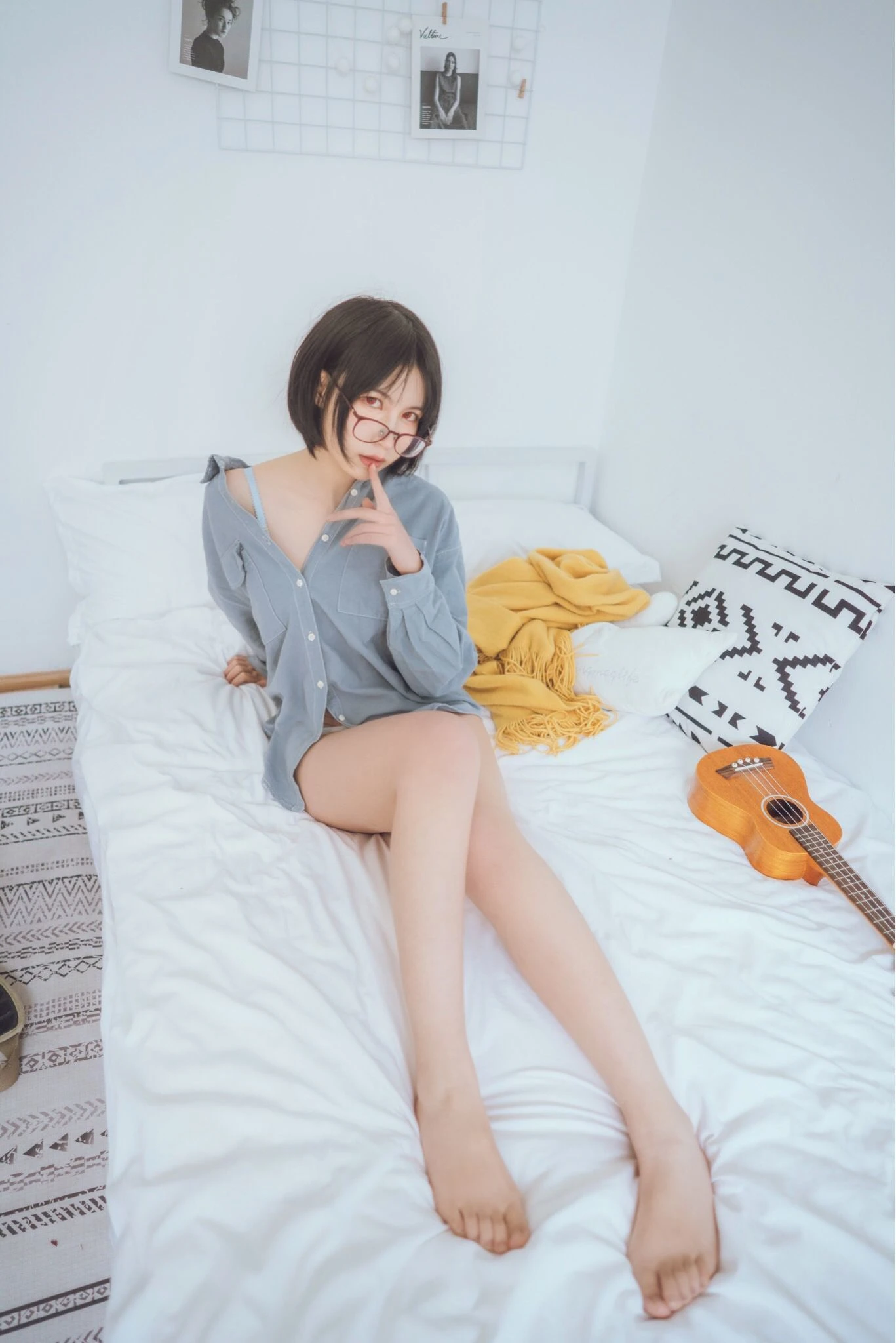 COSER美女逐月su 蓝色衬衫插图3