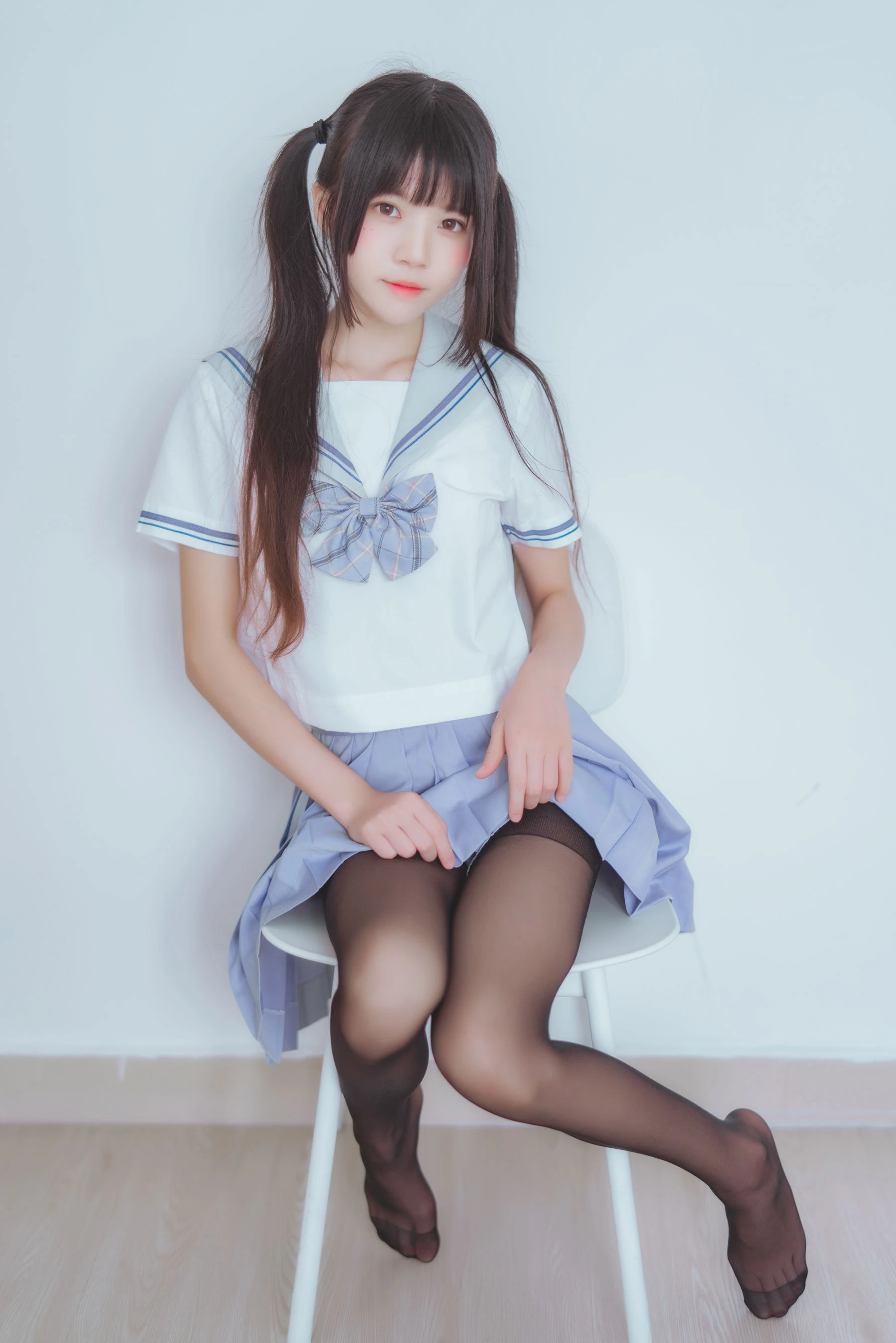 桜桃喵 – 校服黑丝插图4